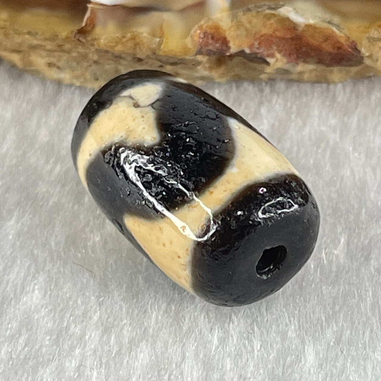 Natural Powerful Tibetan Old Oily Agate Tiger Tooth Daluo Dzi Bead Heavenly Master (Tian Zhu) 虎呀天诛 5.03g 19.5 by 12.5mm - Huangs Jadeite and Jewelry Pte Ltd
