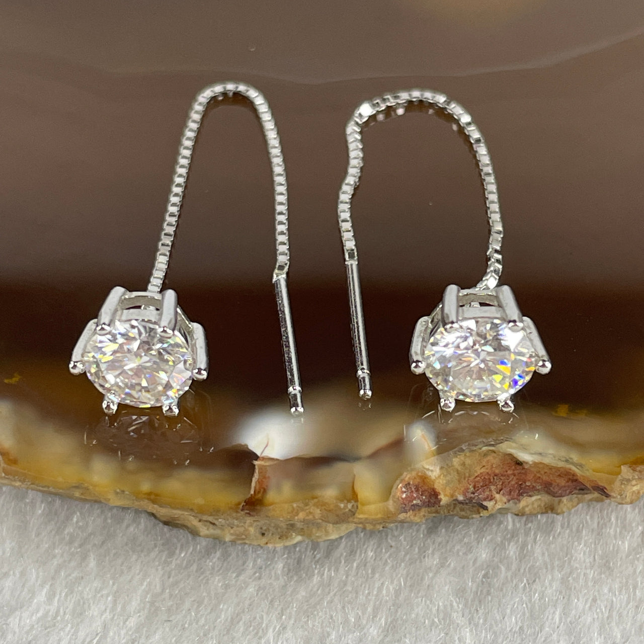 1.0Ct Colourless Round Brilliant Diameter 6.3mm VVS1 Excellent Cut Moissanite Excellent Polish Excellent Symmetry None Florescence in S925 Sliver Earring