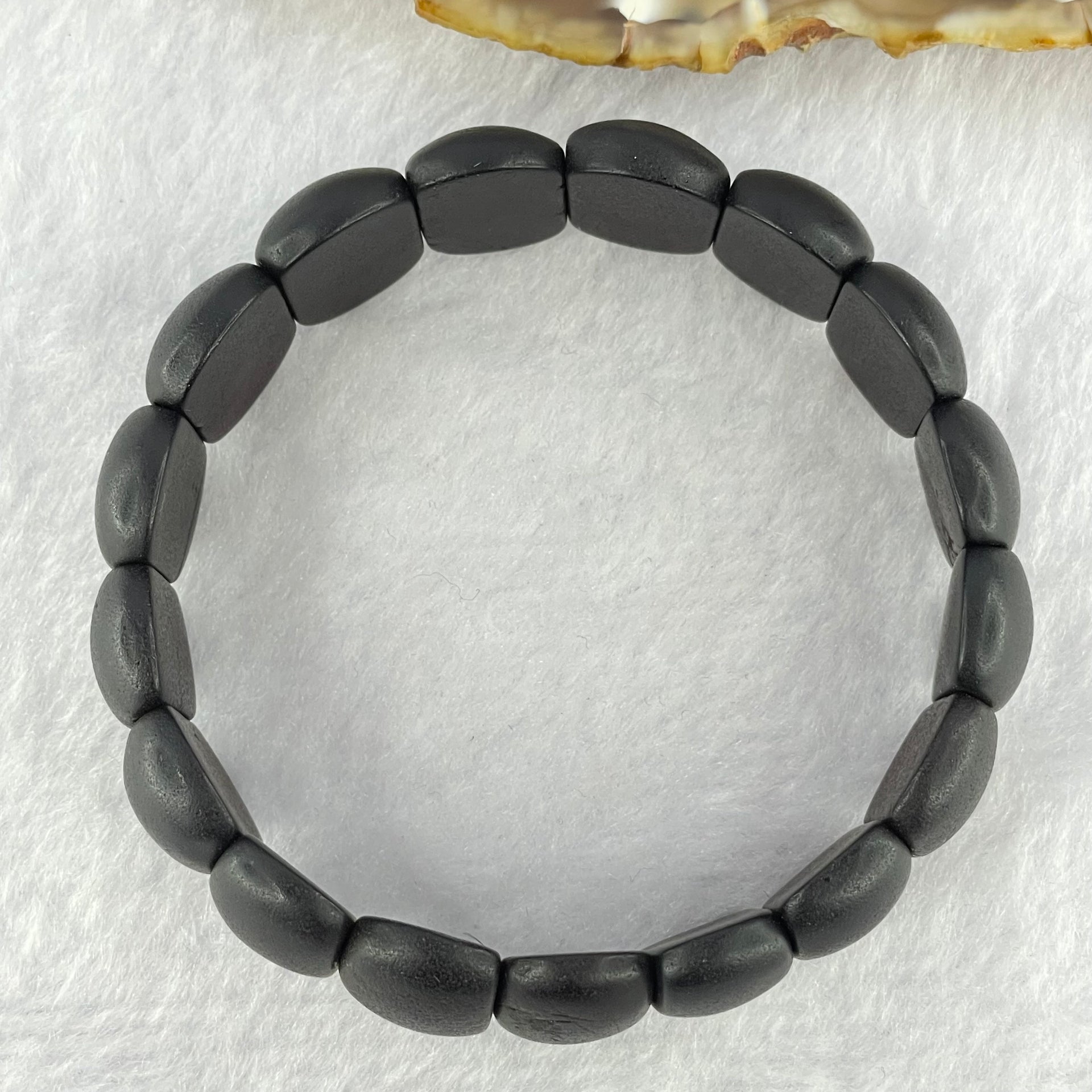 Natural Dark Matt Black Red Amber Shou Pai Bracelet 天然天翁琥珀手牌手链 17.85g 17.5cm 19.5 by 13.9 by 6.6mm 17pcs - Huangs Jadeite and Jewelry Pte Ltd