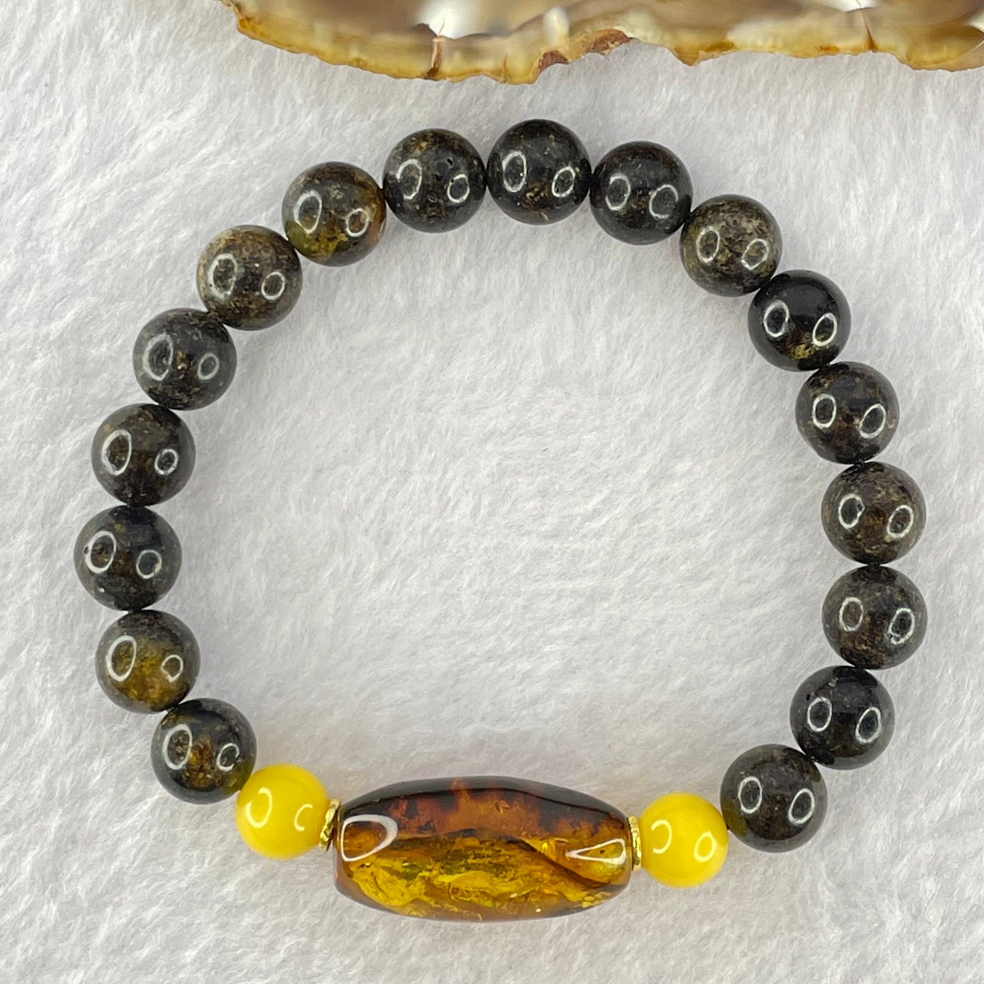 Natural Seaweed, Medicine  and Butterscotch Amber Beads Bracelet 天然海藻珀+药王珀手链l 8.68g 16cm 24.9 by 12.0mm 1 Beads 8.8mm 19 Beads - Huangs Jadeite and Jewelry Pte Ltd