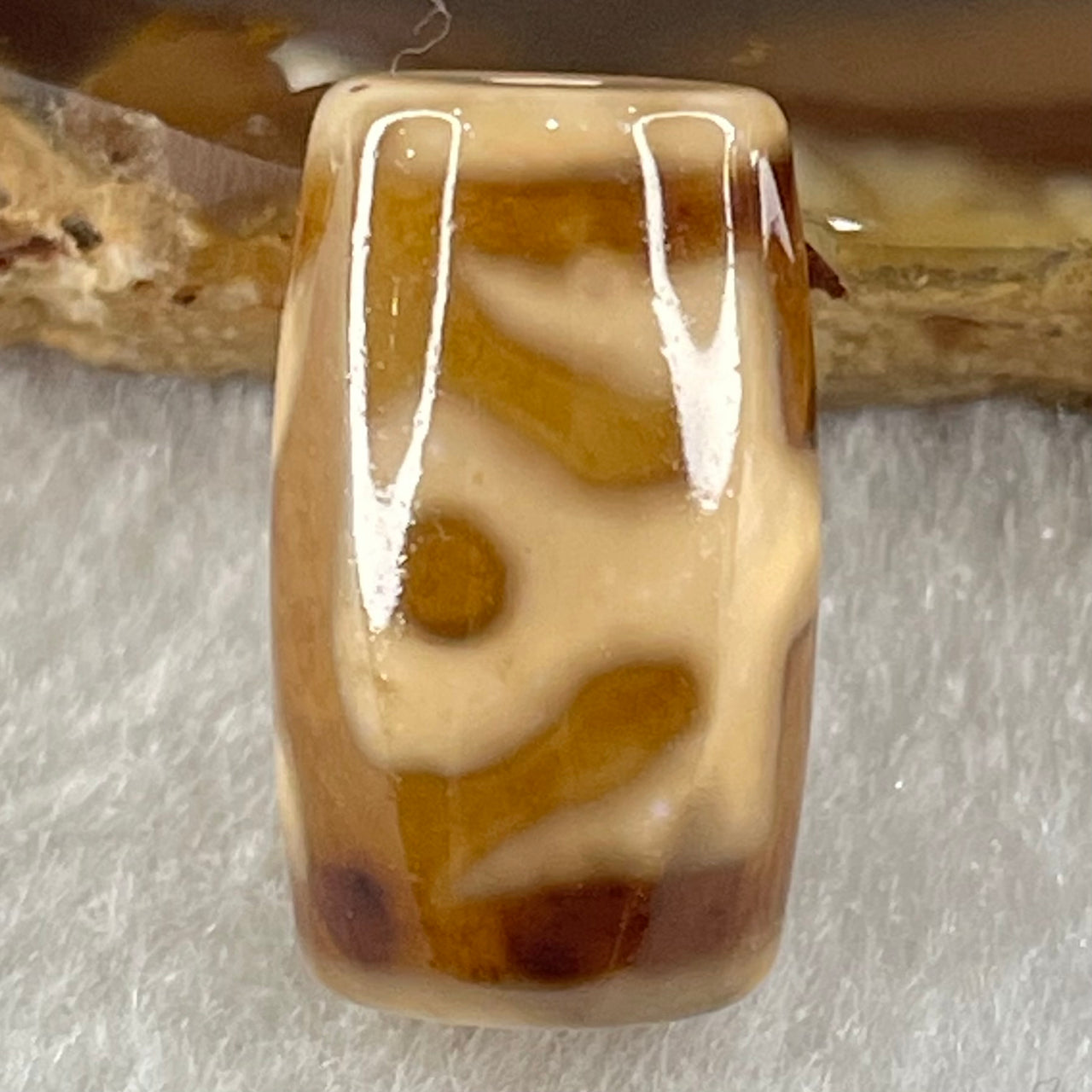Natural Powerful Tibetan Old Oily Agate Patina Guiren Tairen Human Dzi Bead Totem Amulet Heavenly Master (Tian Zhu) 贵人天诛 4.77g 19.6 by 11.8mm - Huangs Jadeite and Jewelry Pte Ltd