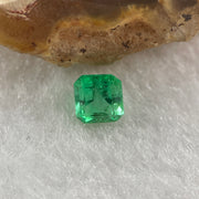 Natural Colombia Green Emerald (Beryl) Cut-Cornered Rectangular step cut 0.53ct 4.4 by 4.0 by 3.9mm - Huangs Jadeite and Jewelry Pte Ltd