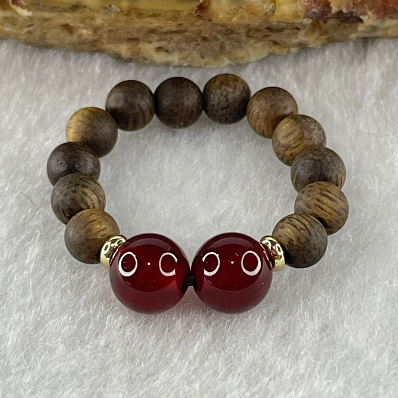 Natural Agarwood with Red Agate and Gold Color Charms Beads Elastic Ring 1.28g 4.5mm 12 Beads US5.5 HK12 (Very Slightly Scented)