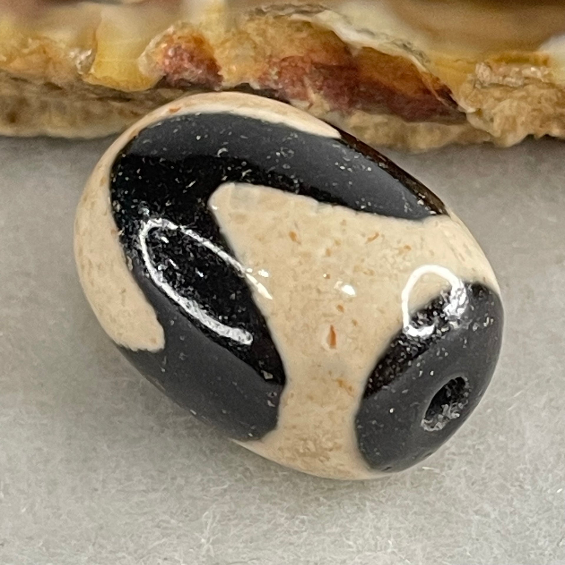 Natural Powerful Tibetan Old Oily Agate Tiger Tooth Daluo Dzi Bead Heavenly Master (Tian Zhu) 虎呀天诛 4.82g 17.7 by 13.2mm - Huangs Jadeite and Jewelry Pte Ltd