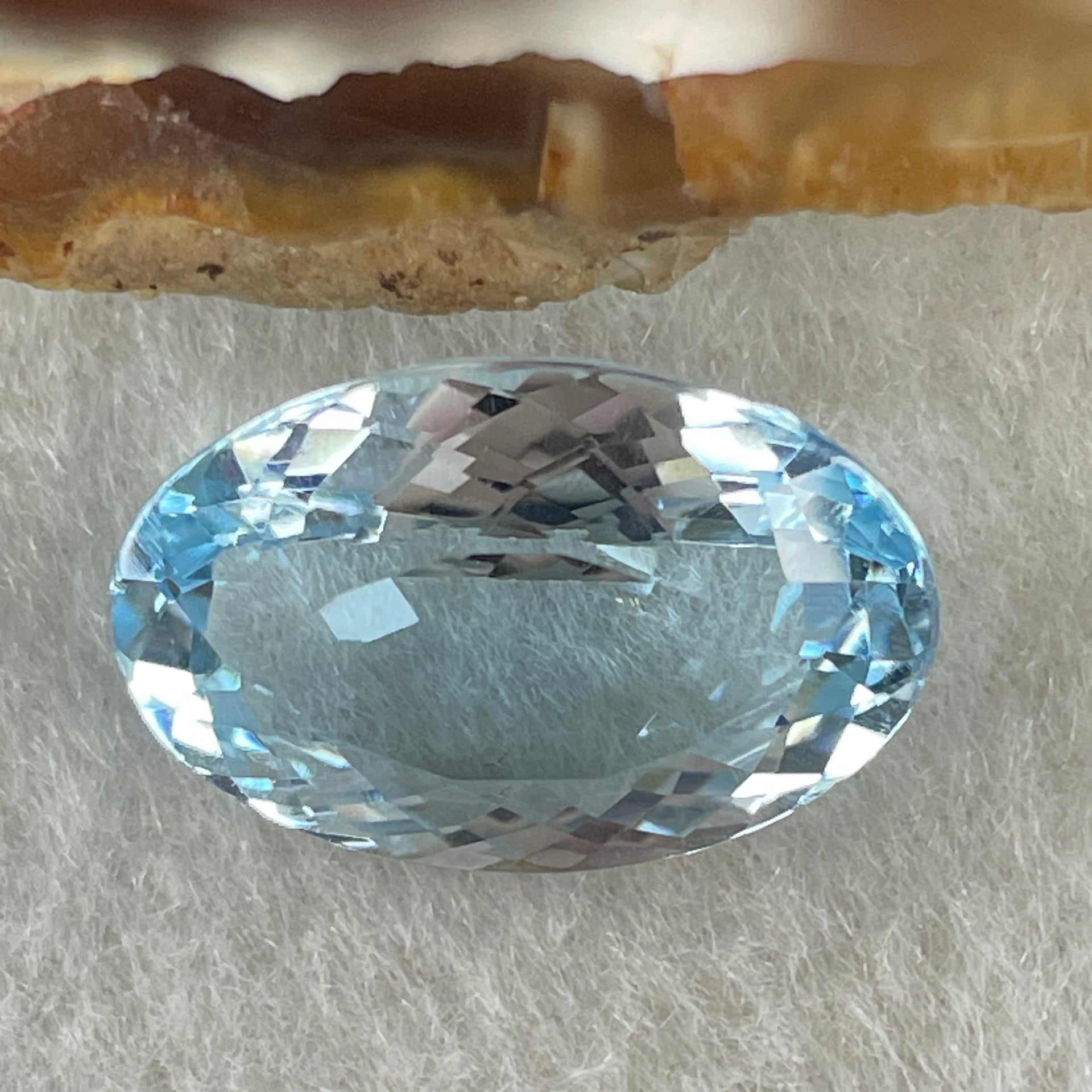 Natural Sky Blue Topaz Oval Shape 14.46ct 18.6 by 13.1 by 7.6mm - Huangs Jadeite and Jewelry Pte Ltd