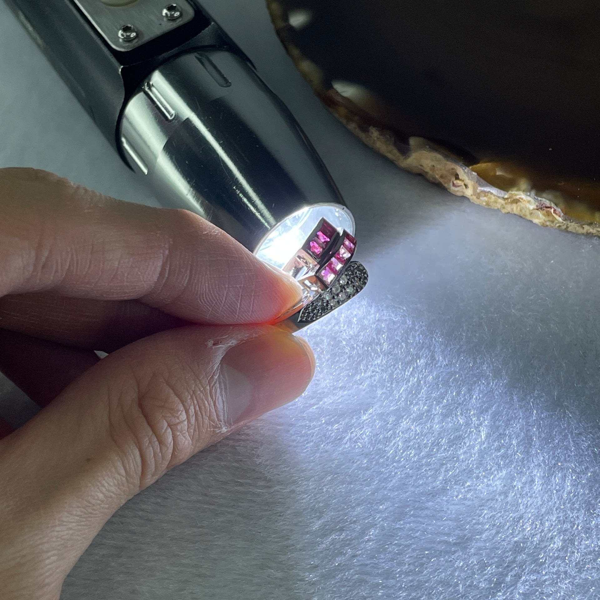 Natural Rubies Total 0.75ct each approx 2.5 by 2.5 by 2.5mm Natural Diamonds Total 0.12ct each about 1.2mm in Platinum PT900 Ring 5.84g US4.25 HK 9 - Huangs Jadeite and Jewelry Pte Ltd