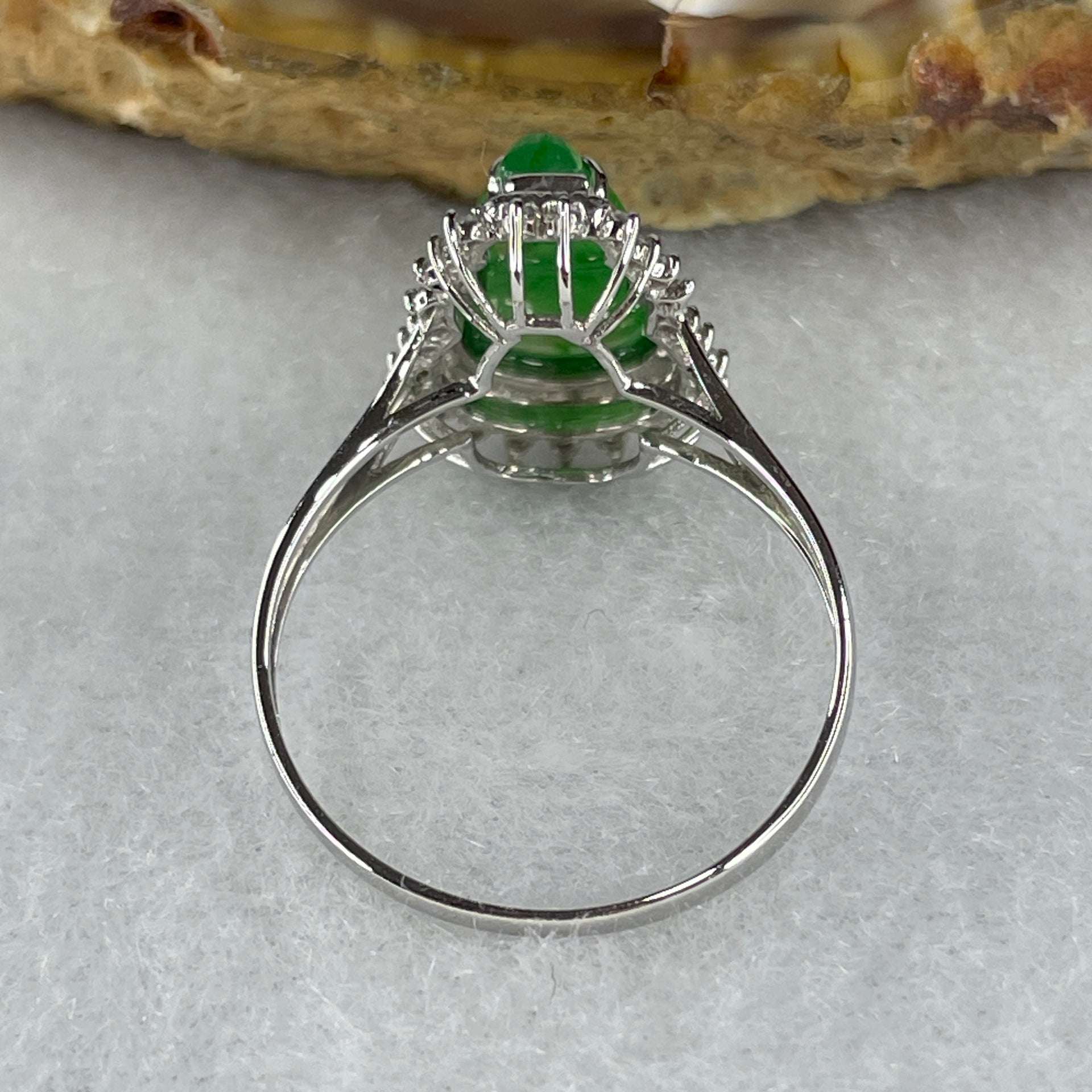 Type A Green Burmese jadeite Hulu ring in 18k white gold & natural diamonds 2.09g Ring Size: US 7 - Huangs Jadeite and Jewelry Pte Ltd