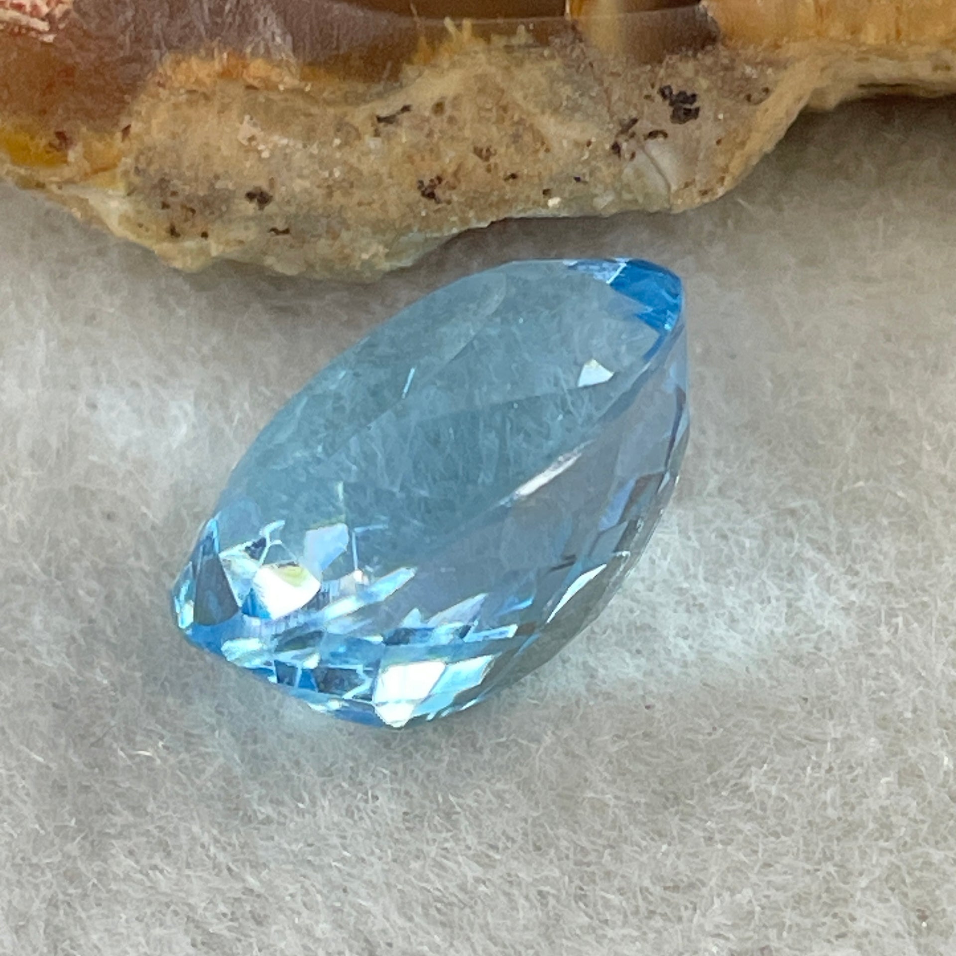 Natural Sky Blue Topaz Oval Shape 10.33ct 14.1 by 10.9 by 8.2mm - Huangs Jadeite and Jewelry Pte Ltd