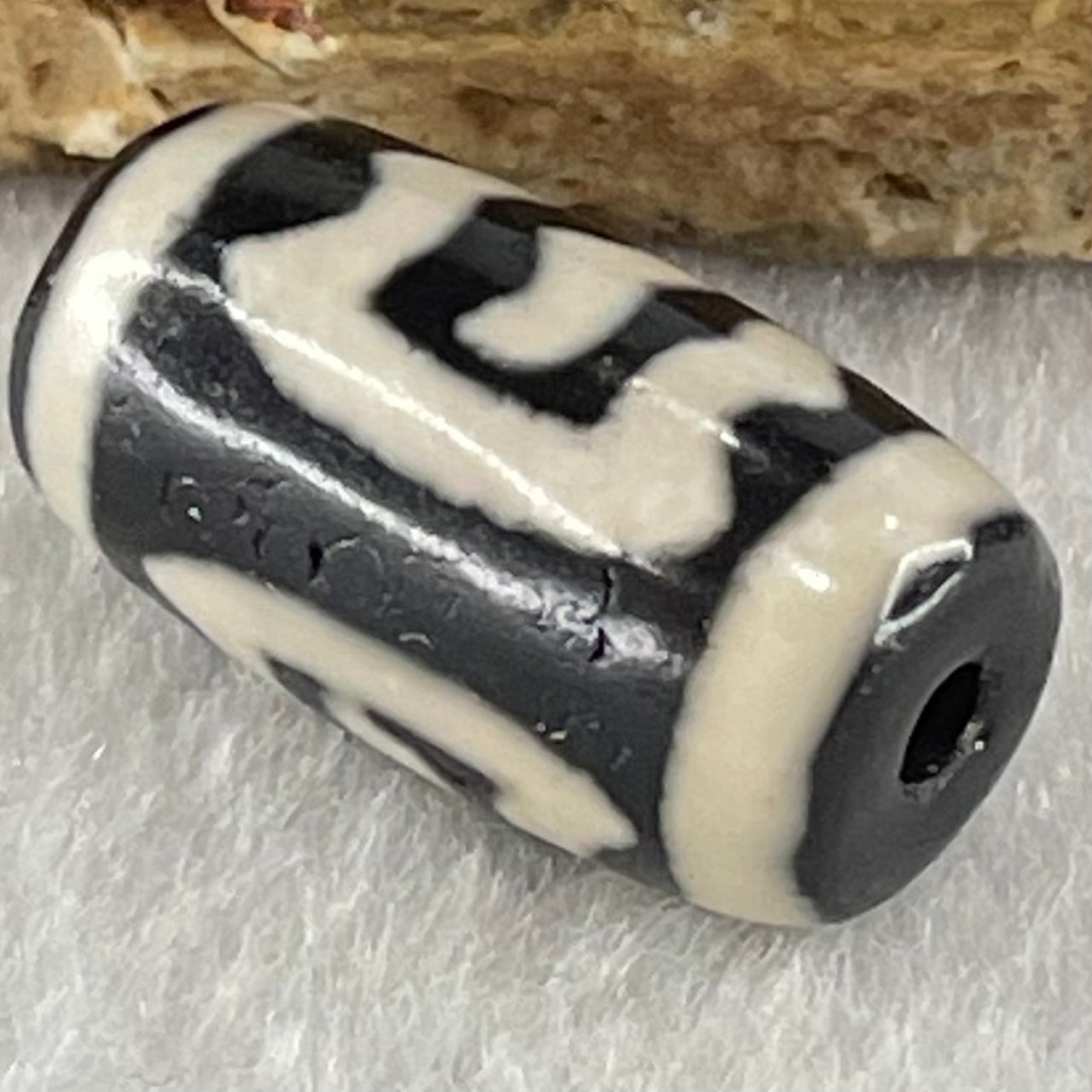 Natural Powerful Tibetan Old Oily Agate Double Garuda Dzi Bead Heavenly Master (Tian Zhu) 虎呀天诛 3.8g 19.3 by 10.4mm - Huangs Jadeite and Jewelry Pte Ltd