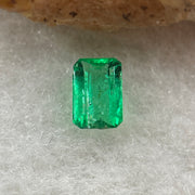Natural Colombia Vivid Green Emerald (Beryl) Cut-Cornered Rectangular Step cut 0.44ct 5.4 by 3.9 by 2.6mm - Huangs Jadeite and Jewelry Pte Ltd
