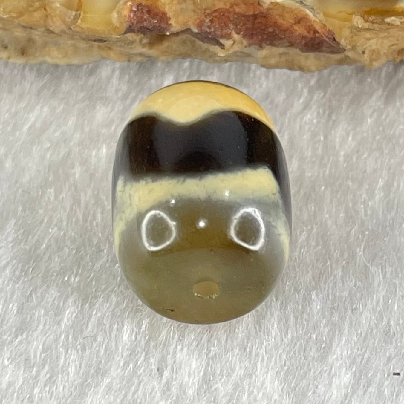 Natural Powerful Tibetan Old Oily Agate Tiger Tooth Daluo Dzi Bead Heavenly Master (Tian Zhu) 虎呀天诛 2.41g 13.3 by 10.4mm - Huangs Jadeite and Jewelry Pte Ltd