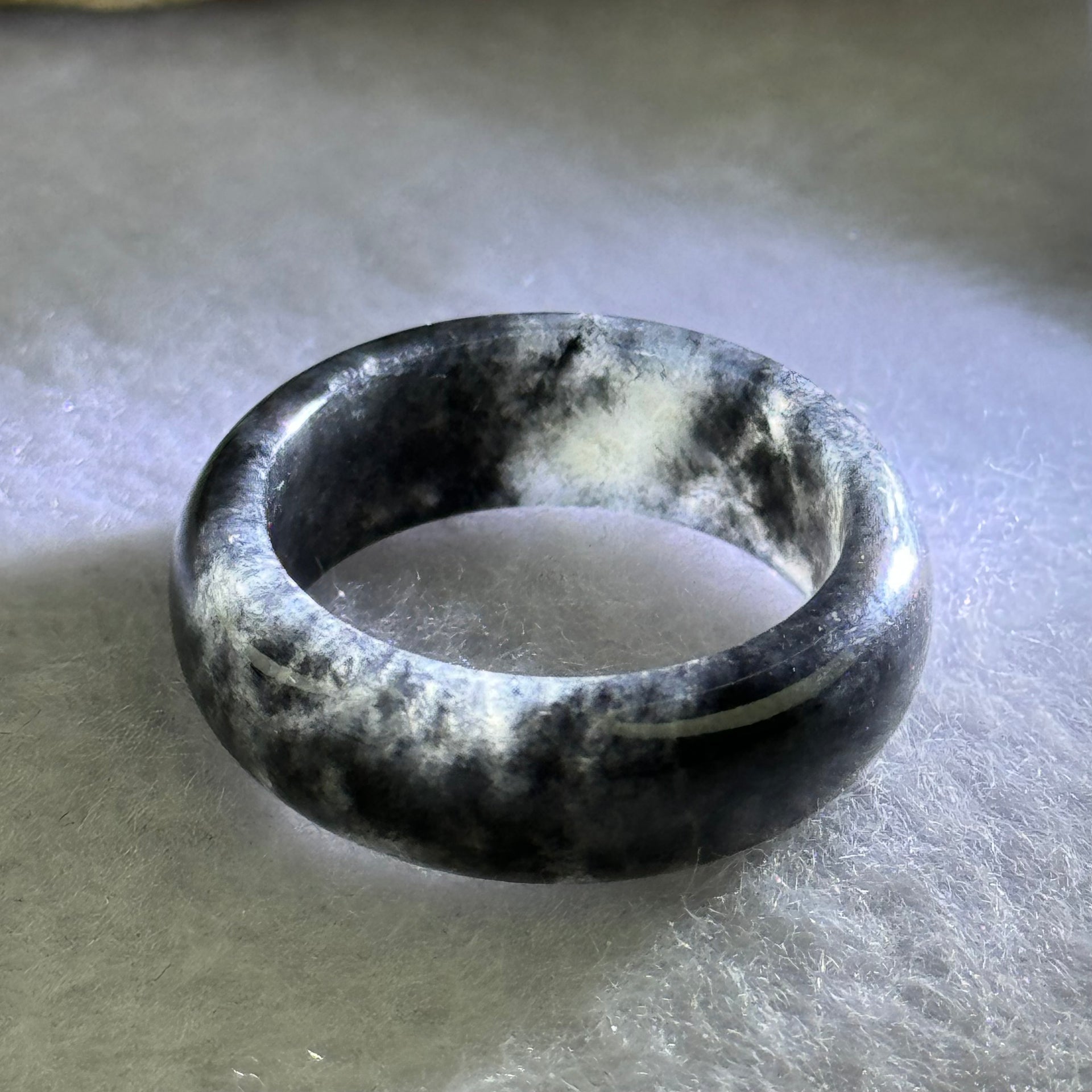 Type A Black Wuji Jadeite Ring 4.19g 7.2 by 3.4mm US8.25 HK18 - Huangs Jadeite and Jewelry Pte Ltd