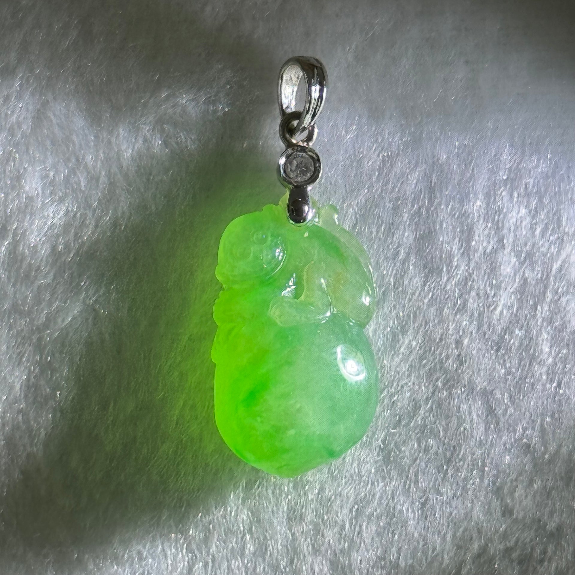 18K 750 White Gold Type A Semi Icy Jelly Full Spicy Green Jadeite Monkey on Peach Pendant 19.0 by 12.1 by 8.6mm with Natural Diamond 3.78g - Huangs Jadeite and Jewelry Pte Ltd