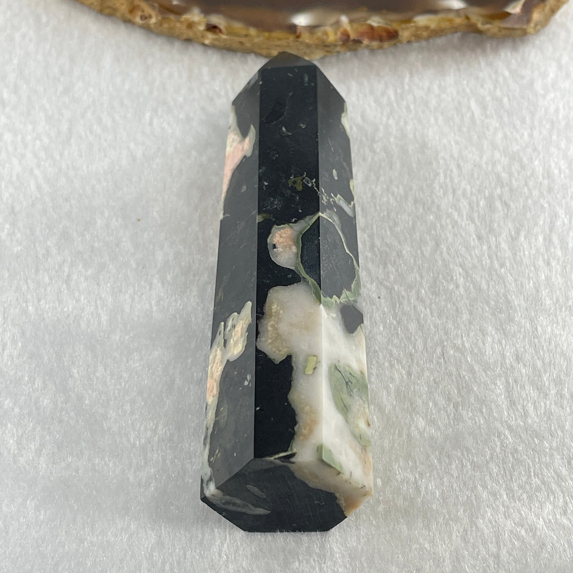 Natural Green Jasper Quartz Tower Display 103.75g 103.1 by 26.3. by 23.1mm - Huangs Jadeite and Jewelry Pte Ltd