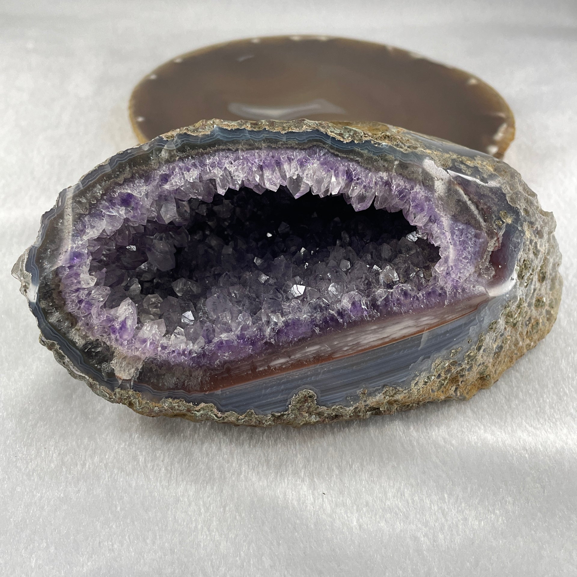 Natural Amethyst Rough Irregular Shaped Display 956.1g 160.0 by 92.2 by 76.0mm - Huangs Jadeite and Jewelry Pte Ltd