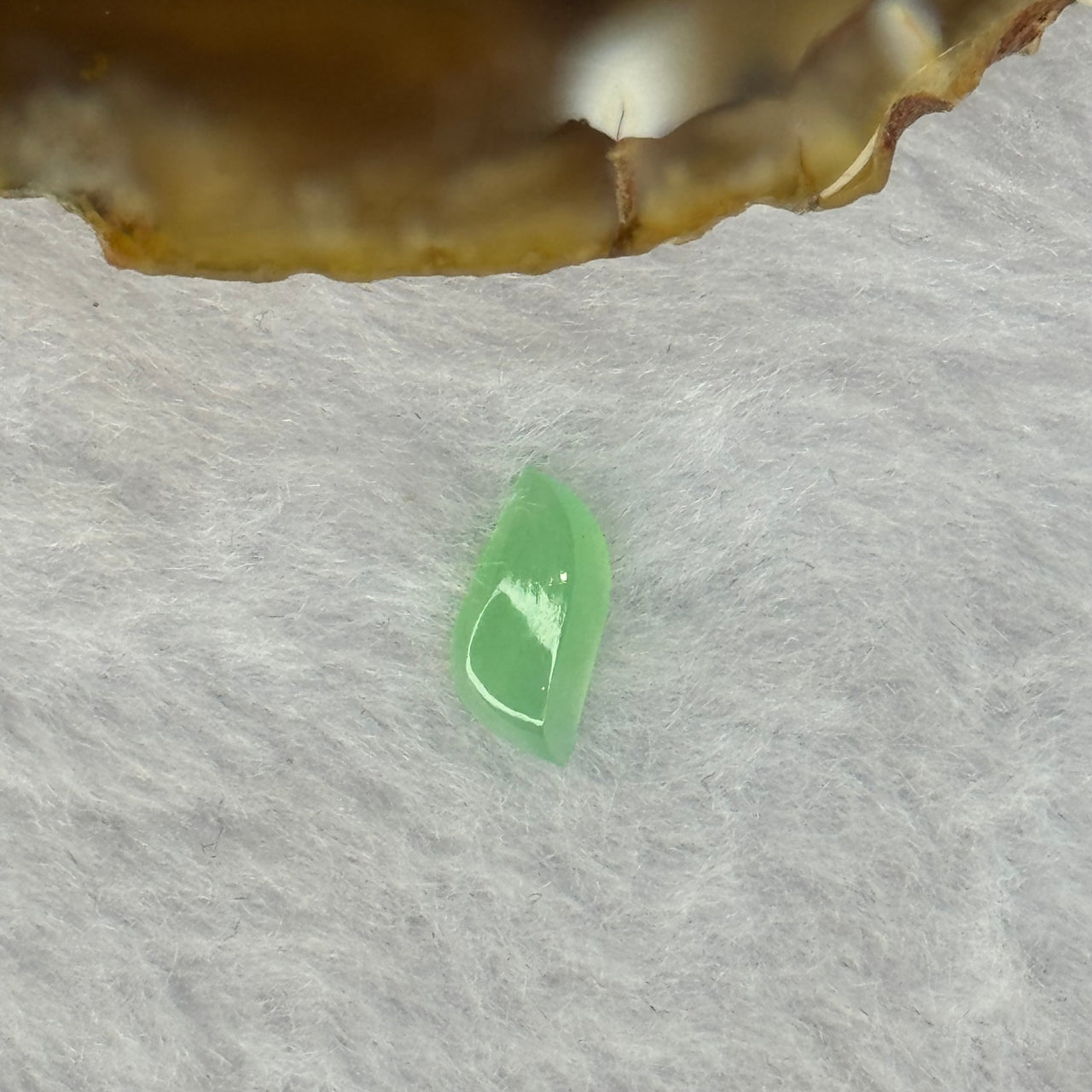 Type A ICY Apple Green Jadeite Jade Stone For Setting 1.00ct 9.8 by 4.4 by 2.6mm - Huangs Jadeite and Jewelry Pte Ltd