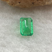 Natural Colombia Vivid Green Emerald (Beryl) Cut-Cornered Rectangular Step cut 0.44ct 5.8 by 4.0 by 2.6mm - Huangs Jadeite and Jewelry Pte Ltd