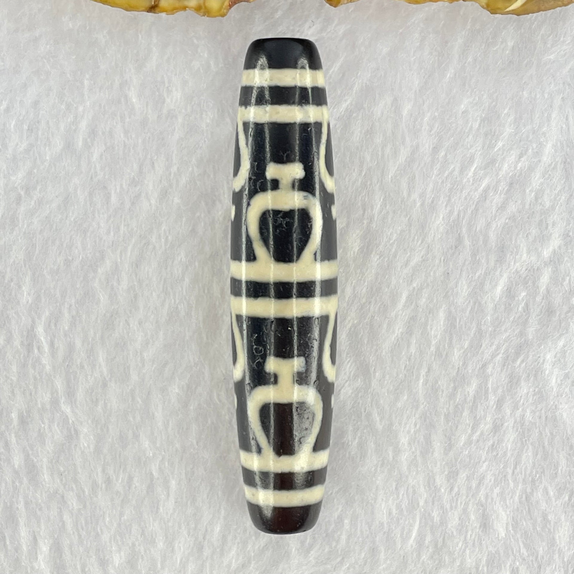 Natural Powerful Tibetan Old Oily Agate 8 Nectar Vessel Dzi Bead Heavenly Master (Tian Zhu) 花蜜容器眼天珠 14.95g 58.9 by 12.7mm - Huangs Jadeite and Jewelry Pte Ltd