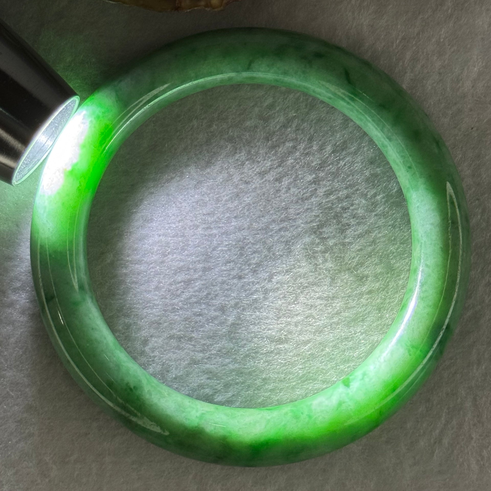 Type A Apple Green Jade Jadeite Bangle 60.77g Inner Diameter: 59.2mm Thickness: 10.2 by 10.4mm (Very Very Slight Internal Lines) - Huangs Jadeite and Jewelry Pte Ltd