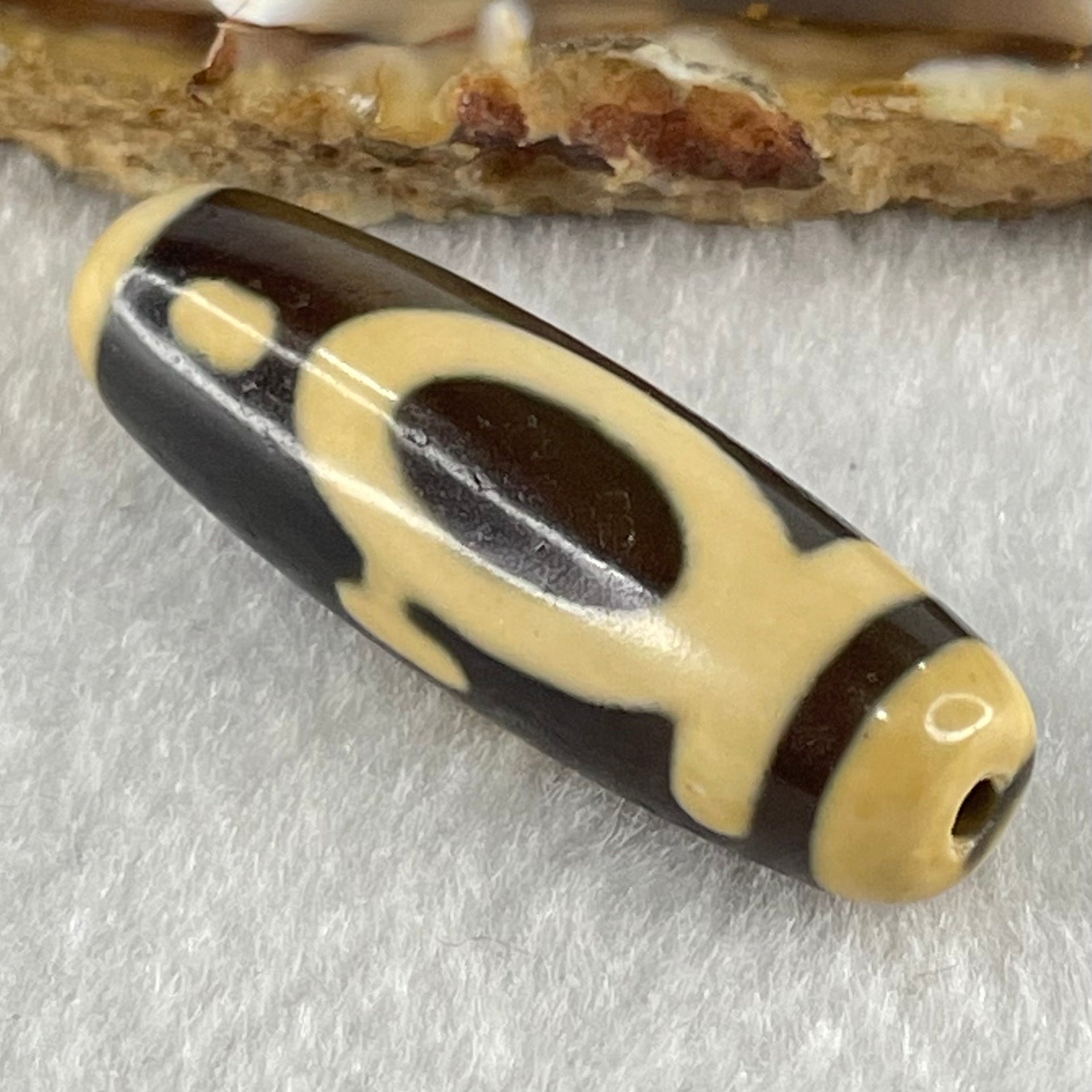 Natural Powerful Tibetan Old Oily Agate One Eye Earthly Dzi Bead Heavenly Master (Tian Zhu) 一眼天诛 9.20g 38.5 by 12.4mm - Huangs Jadeite and Jewelry Pte Ltd