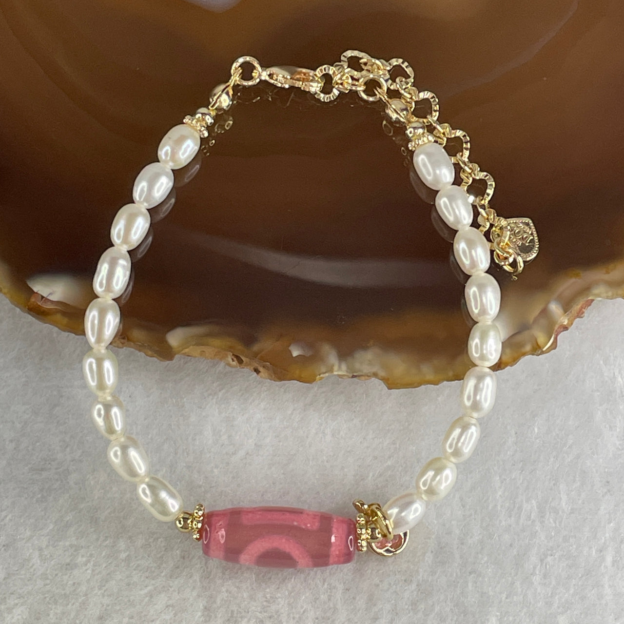 Natural Powerful Tibetan Old Oily Agate Sky Door Serenity 1 Eye Dzi Bead with Faux Pearl Bracelet 7.97g 14-18cm 19.9 by 7.8mm - Huangs Jadeite and Jewelry Pte Ltd