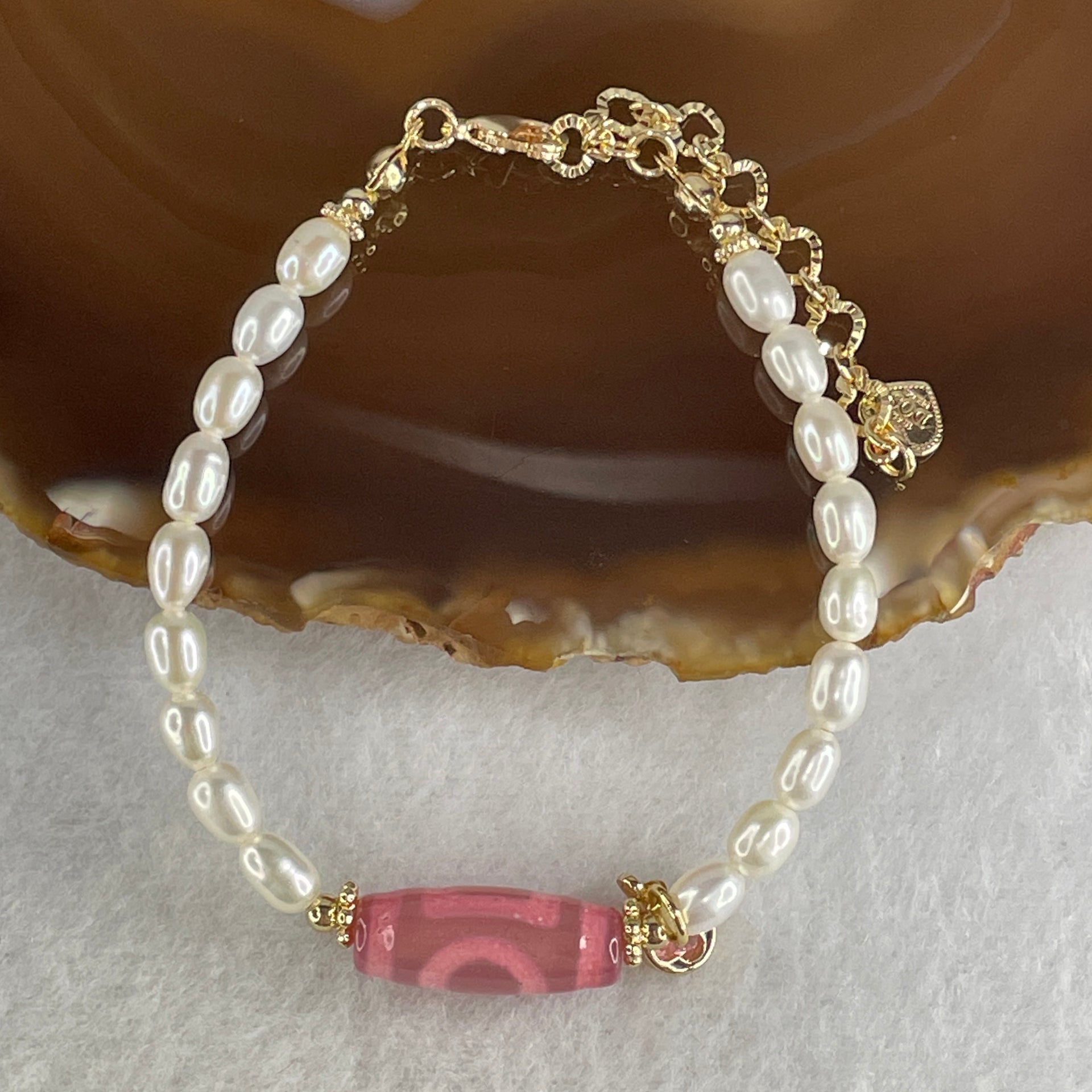 Natural Powerful Tibetan Old Oily Agate Sky Door Serenity 1 Eye Dzi Bead with Faux Pearl Bracelet 7.97g 14-18cm 19.9 by 7.8mm - Huangs Jadeite and Jewelry Pte Ltd