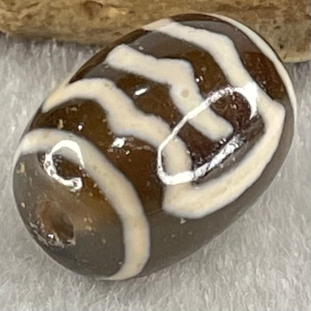Natural Powerful Tibetan Old Oily Agate Double Garuda Dzi Bead Heavenly Master (Tian Zhu) 虎呀天诛 4.15g 17.5 by 12.6mm - Huangs Jadeite and Jewelry Pte Ltd