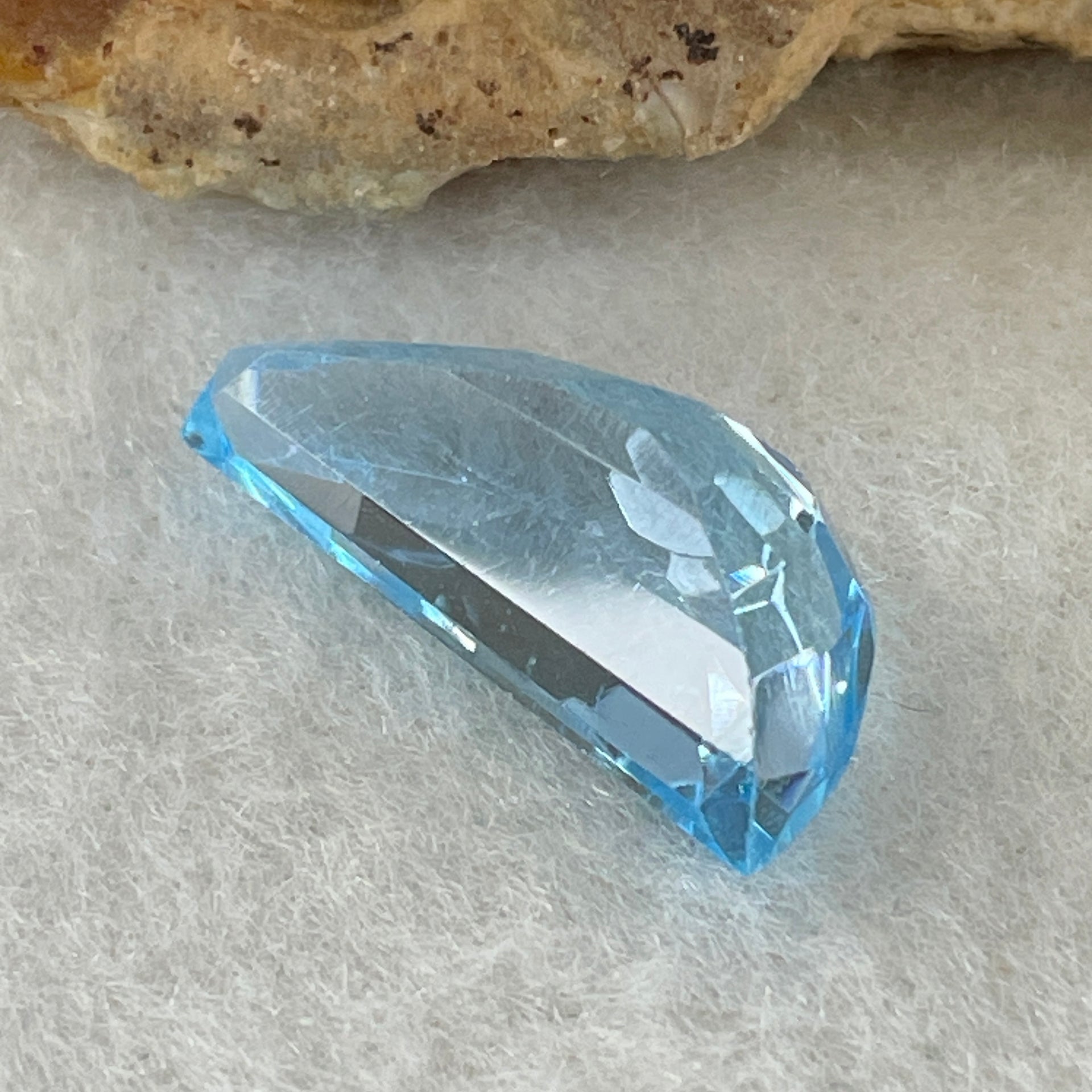 Natural Sky Blue Topaz Trillion Shape 7.22ct 17.5 b y 8.4 by 6.2mm - Huangs Jadeite and Jewelry Pte Ltd