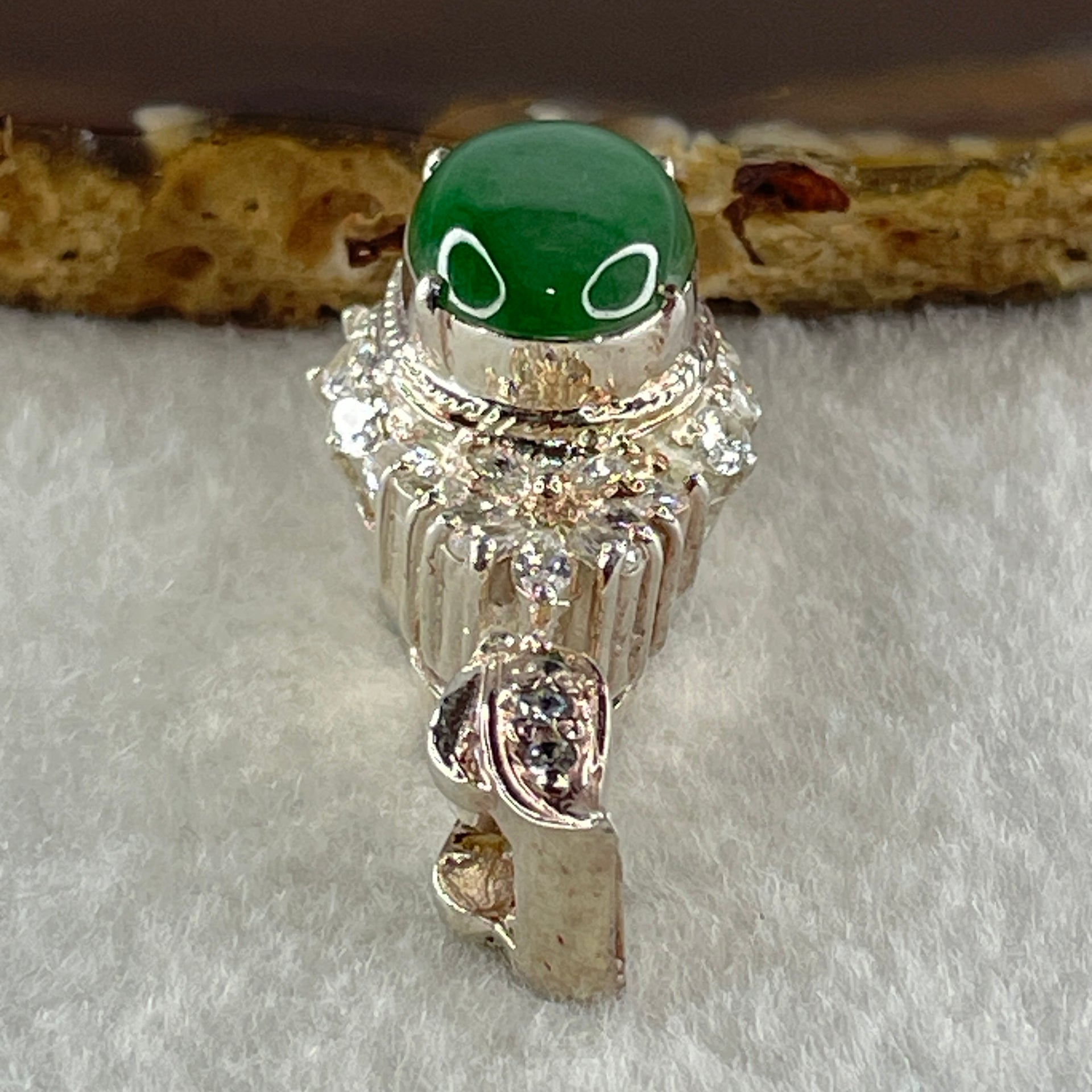 Type A Natural Old Mine Green Jadeite Cabochon 15.6 by 11.3 by 4.0m Stone for Setting 17.72g (On Silver Pendant Mold) - Huangs Jadeite and Jewelry Pte Ltd