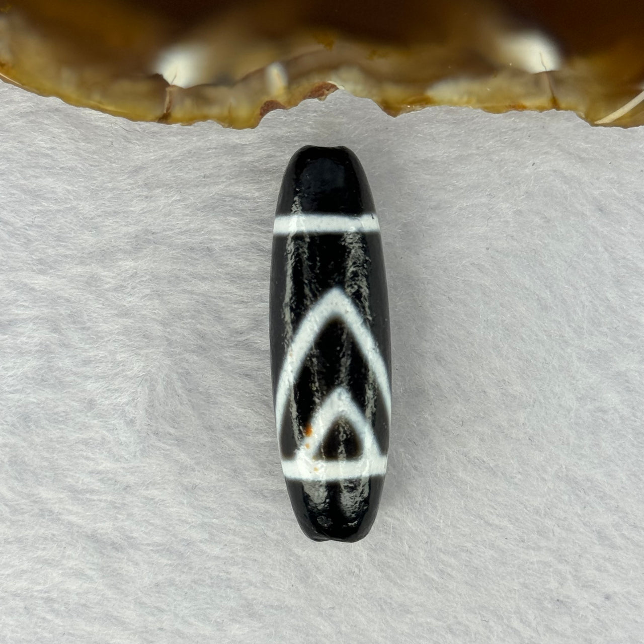 Natural Powerful Tibetan Old Oily Agate 1 Eye With Mountain Support Dzi Bead Heavenly Master (Tian Zhu) 一眼靠天珠 7.45g 38.0 by 11.8mm - Huangs Jadeite and Jewelry Pte Ltd