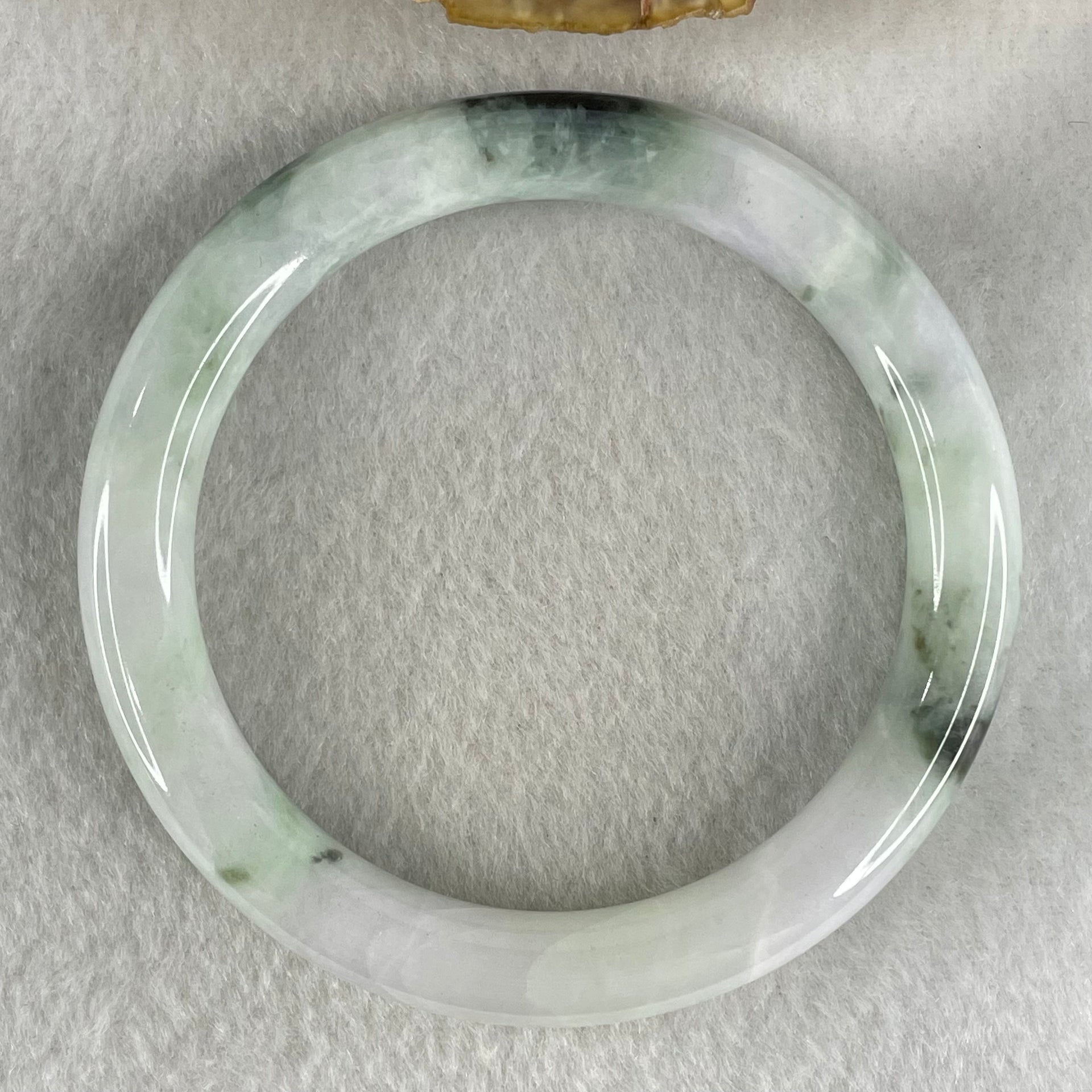 Type A Light Green with Green piao Hua Floral Jadeite Bangle 45.49g Inner Diameter 56.9mm 9.6 by 9.3mm (Internal Lines) - Huangs Jadeite and Jewelry Pte Ltd