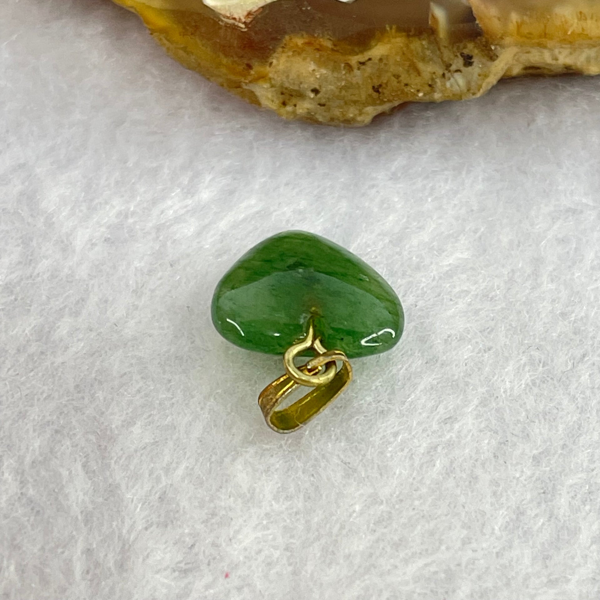 Natural Green Aventurine Mini Heart Pendant with Sliver Gold Color Clasps 0.88g 12.1 by 12.0 by 4.3mm - Huangs Jadeite and Jewelry Pte Ltd
