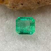 Natural Colombia Vivid Green Emerald (Beryl) Cut-Cornered Rectangle Step cut 0.49ct 4.6 by 4.4 by 2.9mm - Huangs Jadeite and Jewelry Pte Ltd