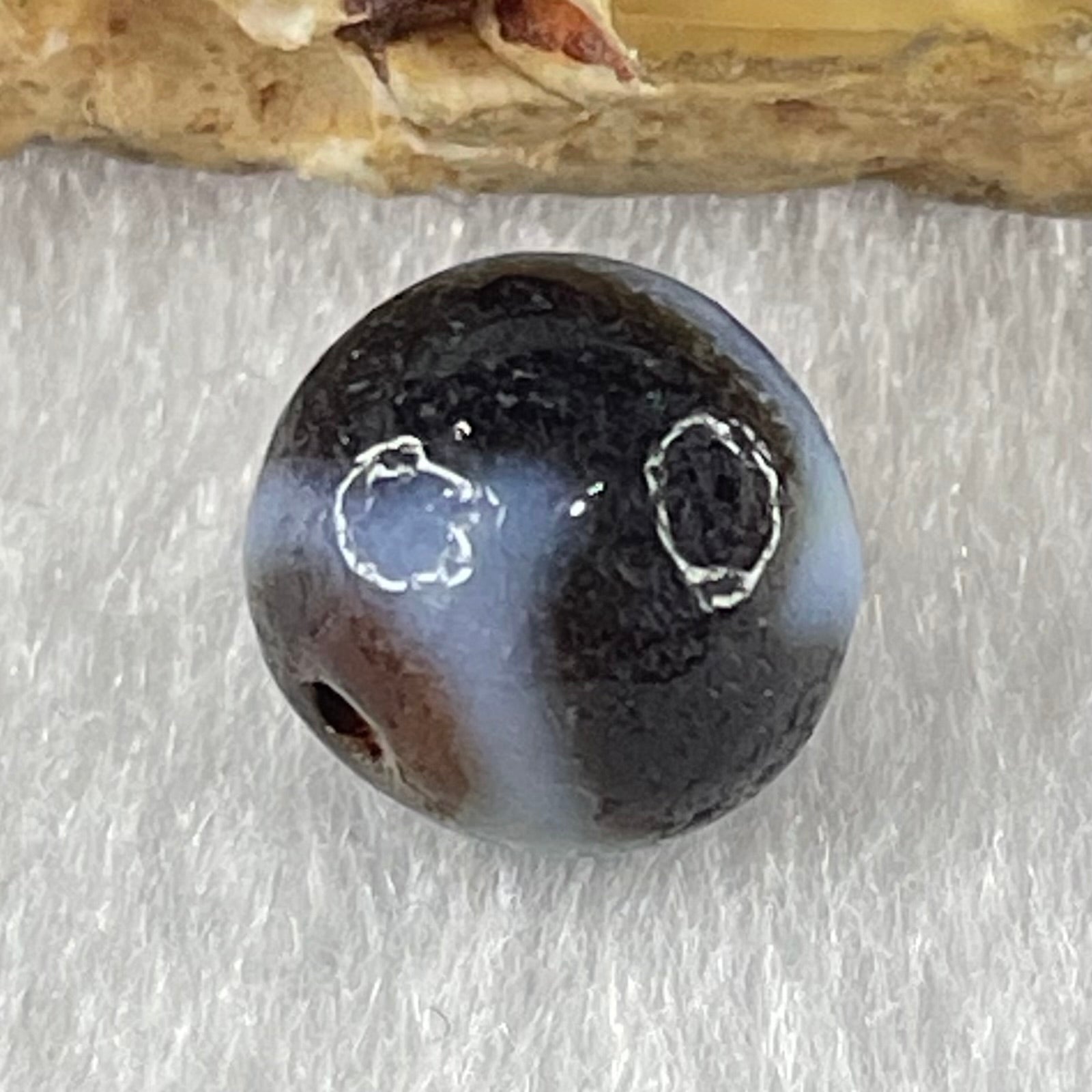 Natural Powerful Tibetan Old Oily Agate Tiger Tooth Daluo Dzi Bead Heavenly Master (Tian Zhu) 虎呀天诛 1.37g 9.5 by 9.9mm - Huangs Jadeite and Jewelry Pte Ltd