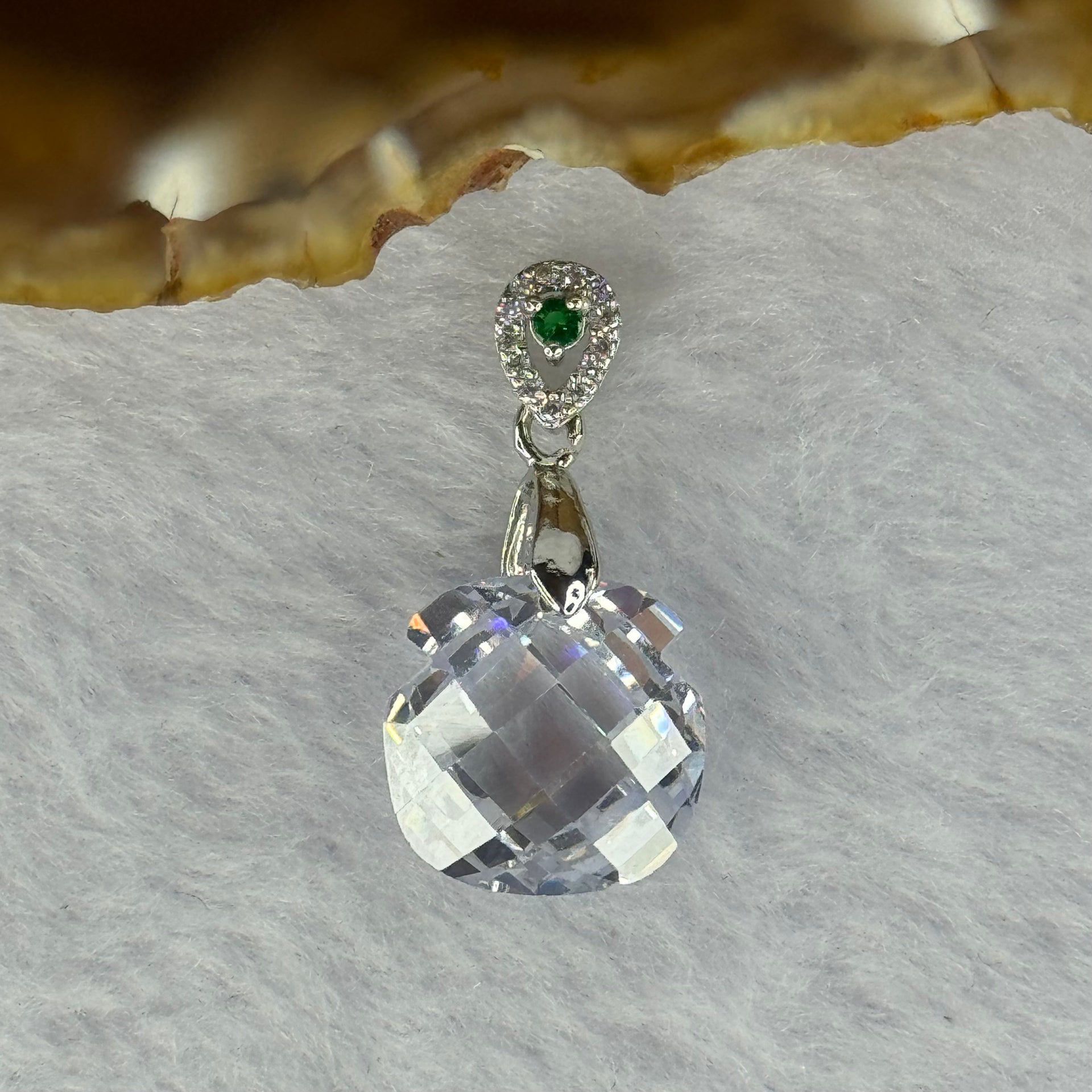 Crystals in Sliver Claps for Necklace 5.14g 14.1 by 8.3mm - Huangs Jadeite and Jewelry Pte Ltd