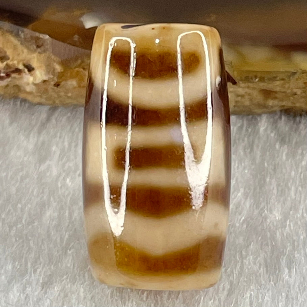 Natural Powerful Tibetan Old Oily Agate Sky Door Serenity 1 Eye Dzi Bead Heavenly Master (Tian Zhu) 一眼天门天诛 4.86g 20.4 by 11.7mm - Huangs Jadeite and Jewelry Pte Ltd