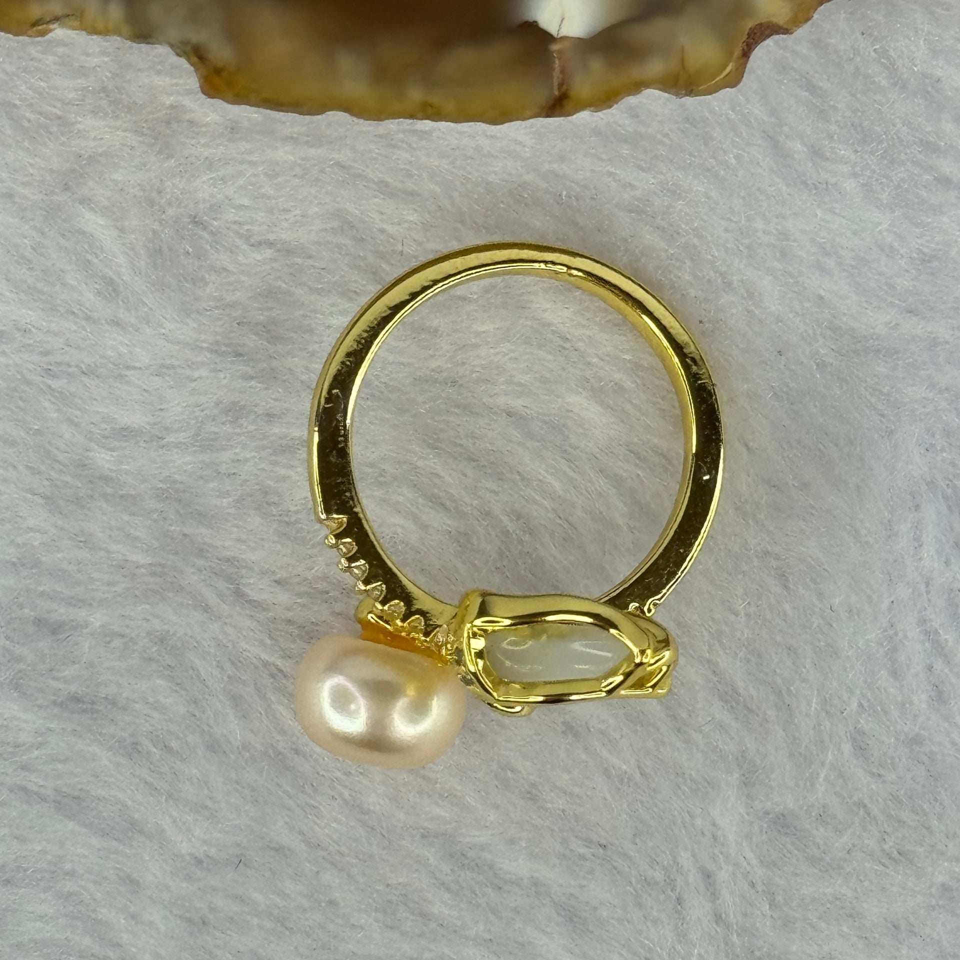 Natural Selenite and Pink Pearl with Crystals in S925 Sliver Gold Color Ring 2.94g 8.8 by 6.5mm US5.75 HK12.5 - Huangs Jadeite and Jewelry Pte Ltd