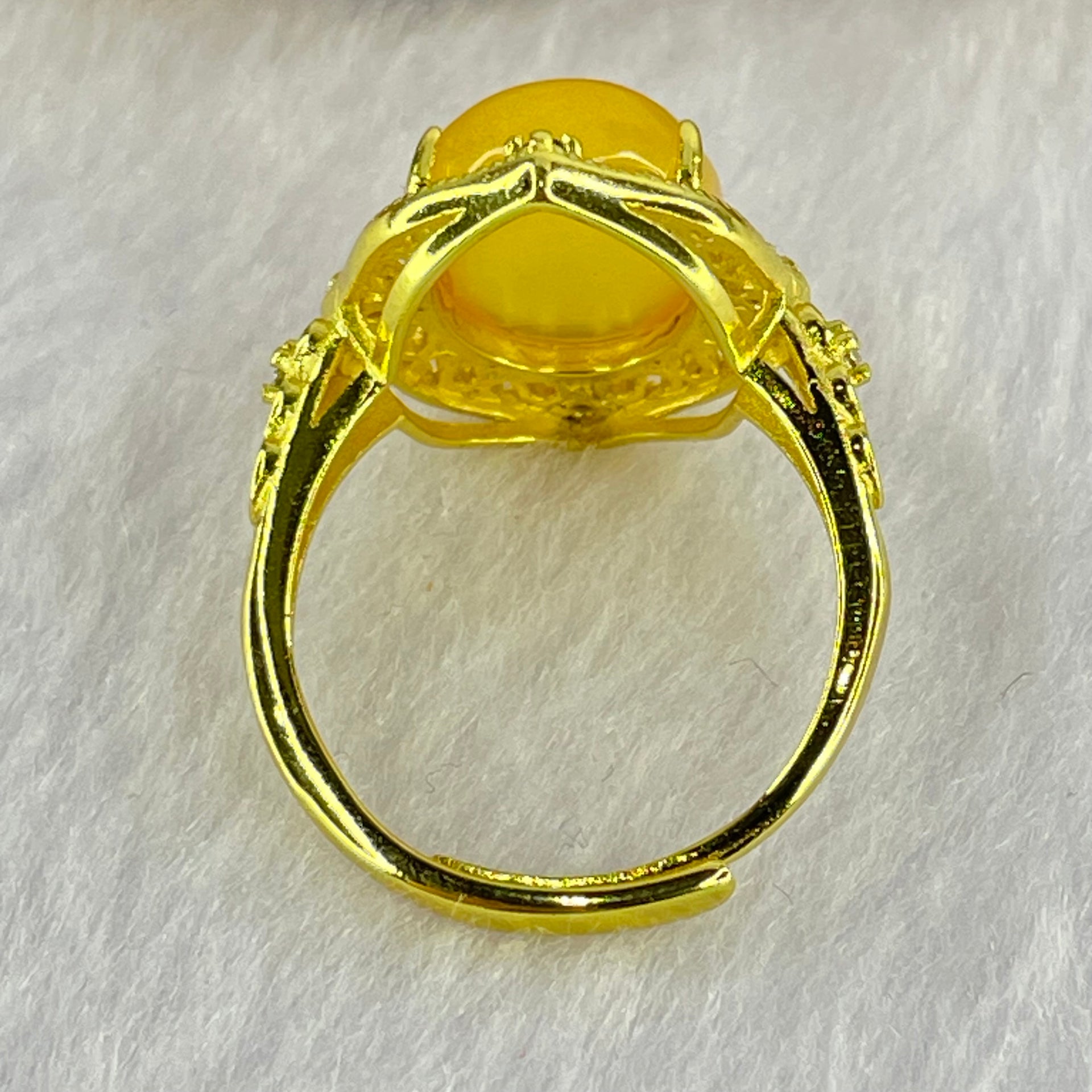 Natural Yellow Butterscotch Amber in S925 Sliver Gold Color Ring (Adjustable Size) 2.43g 2.43g 14.0 by 10.2 by 6.0mm - Huangs Jadeite and Jewelry Pte Ltd