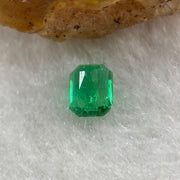 Natural Colombia Green Emerald (Beryl) Cut-Cornered Rectangular step cut 0.59ct 5.5 by 4.4 by 3.2mm - Huangs Jadeite and Jewelry Pte Ltd
