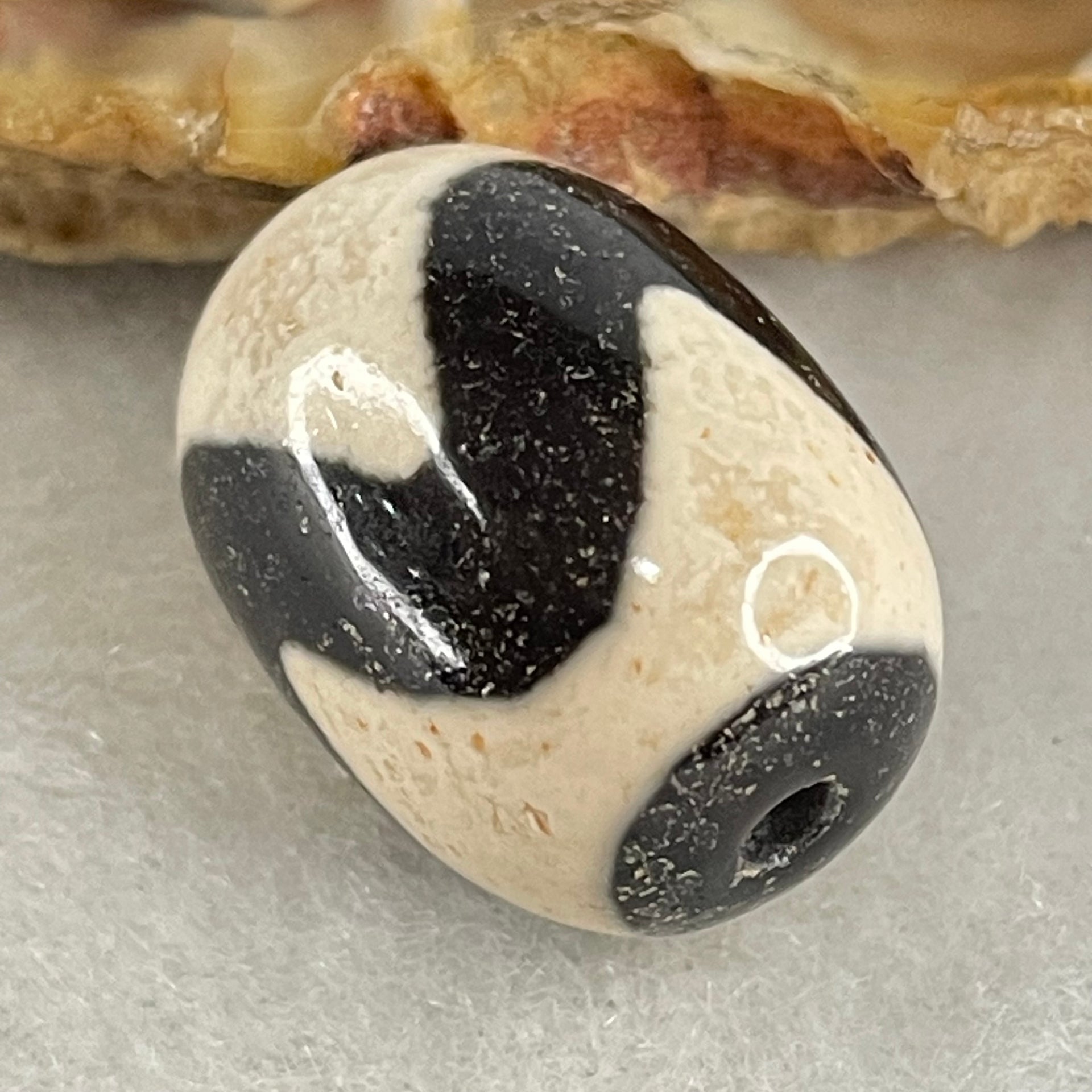 Natural Powerful Tibetan Old Oily Agate Tiger Tooth Daluo Dzi Bead Heavenly Master (Tian Zhu) 虎呀天诛 4.77g 17.7 by 13.3mm - Huangs Jadeite and Jewelry Pte Ltd