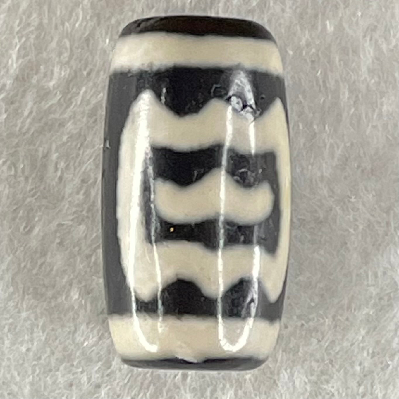 Natural Powerful Tibetan Old Oily Agate Double Garuda Dzi Bead Heavenly Master (Tian Zhu) 虎呀天诛 3.8g 19.3 by 10.4mm - Huangs Jadeite and Jewelry Pte Ltd