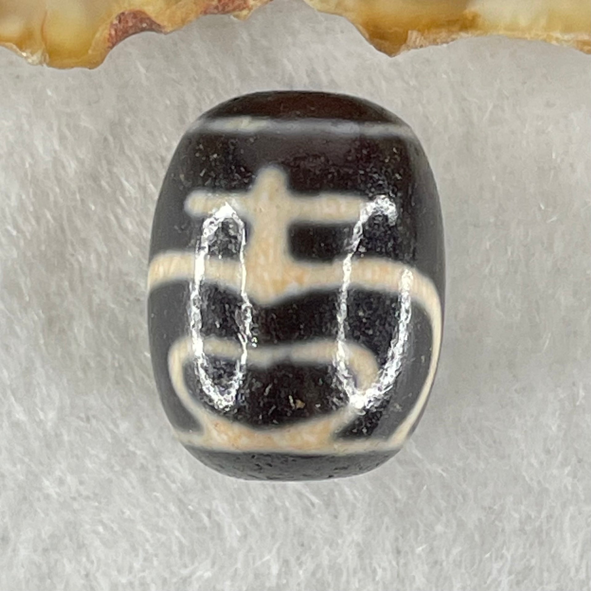 Natural Powerful Tibetan Old Oily Agate Double Nectar Vessel Dzi Bead Heavenly Master (Tian Zhu) 花蜜容器眼天珠 4.71g 17.4 by 13.3mm - Huangs Jadeite and Jewelry Pte Ltd