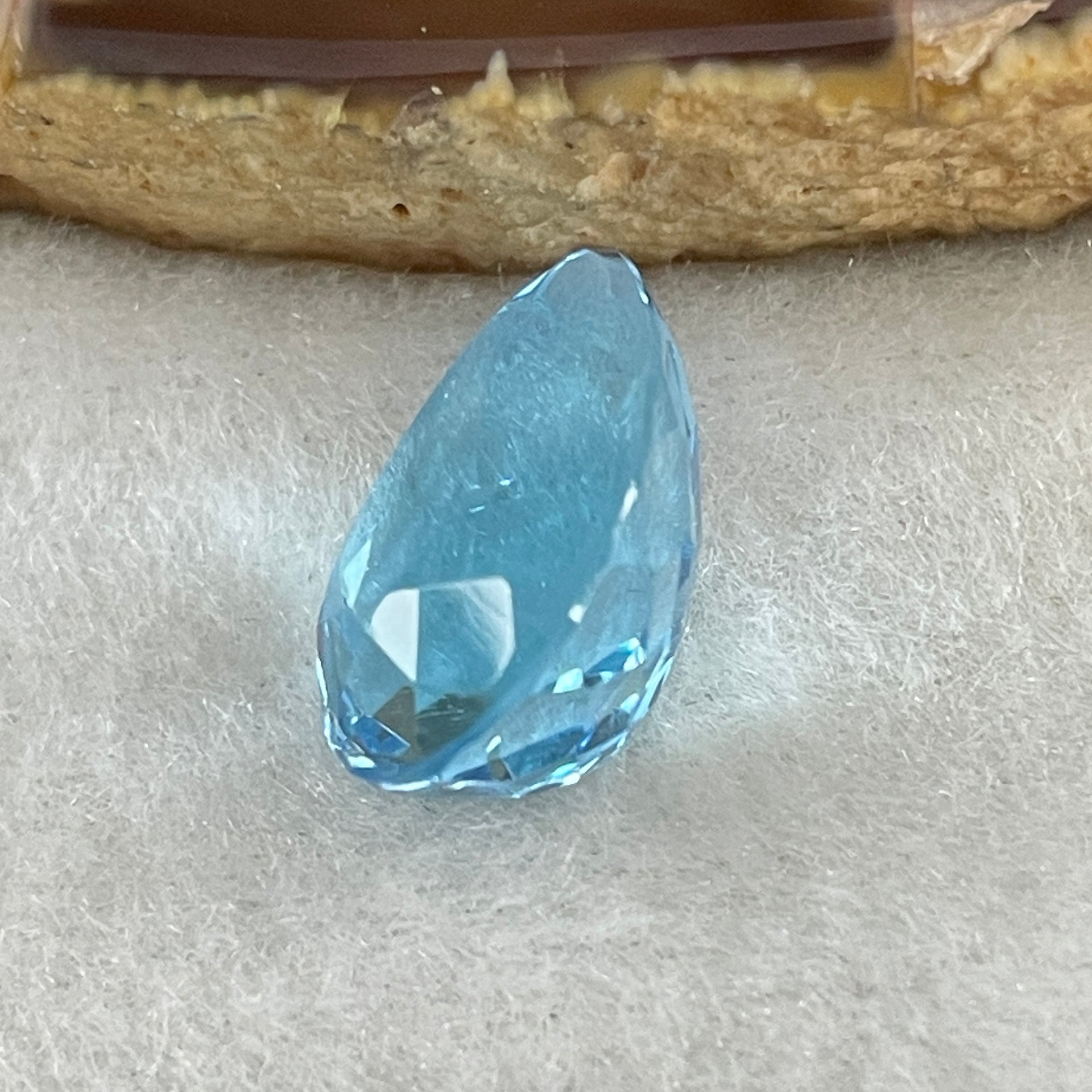 Natural Sky Blue Topaz Teardrop Shape 9.50ct 15.0 by 10.0 by 8.2mm - Huangs Jadeite and Jewelry Pte Ltd