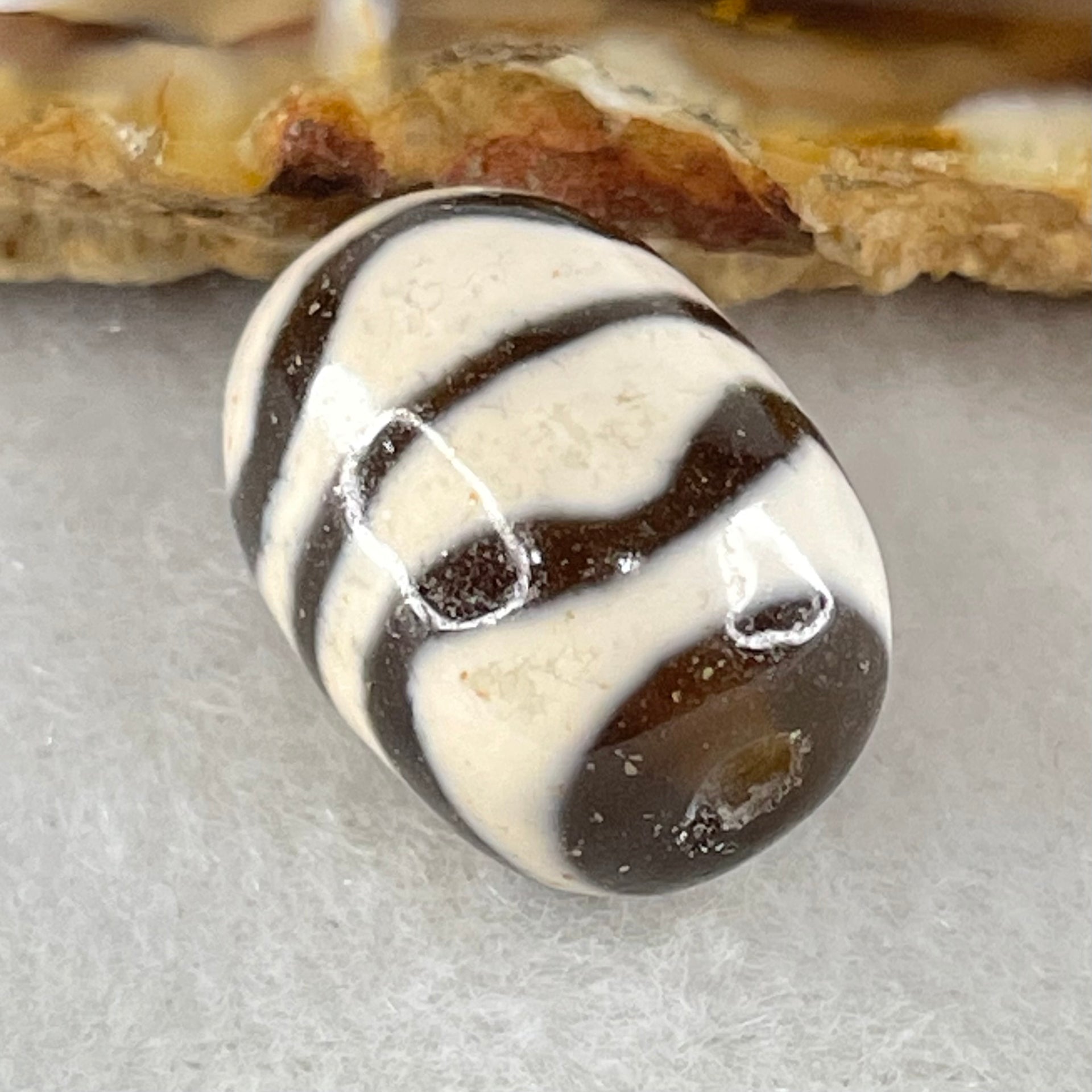 Natural Powerful Tibetan Old Oily Agate Double Tiger Tooth Daluo Dzi Bead Heavenly Master (Tian Zhu) 虎呀天诛 4.39g 17.6 by 12.9mm - Huangs Jadeite and Jewelry Pte Ltd