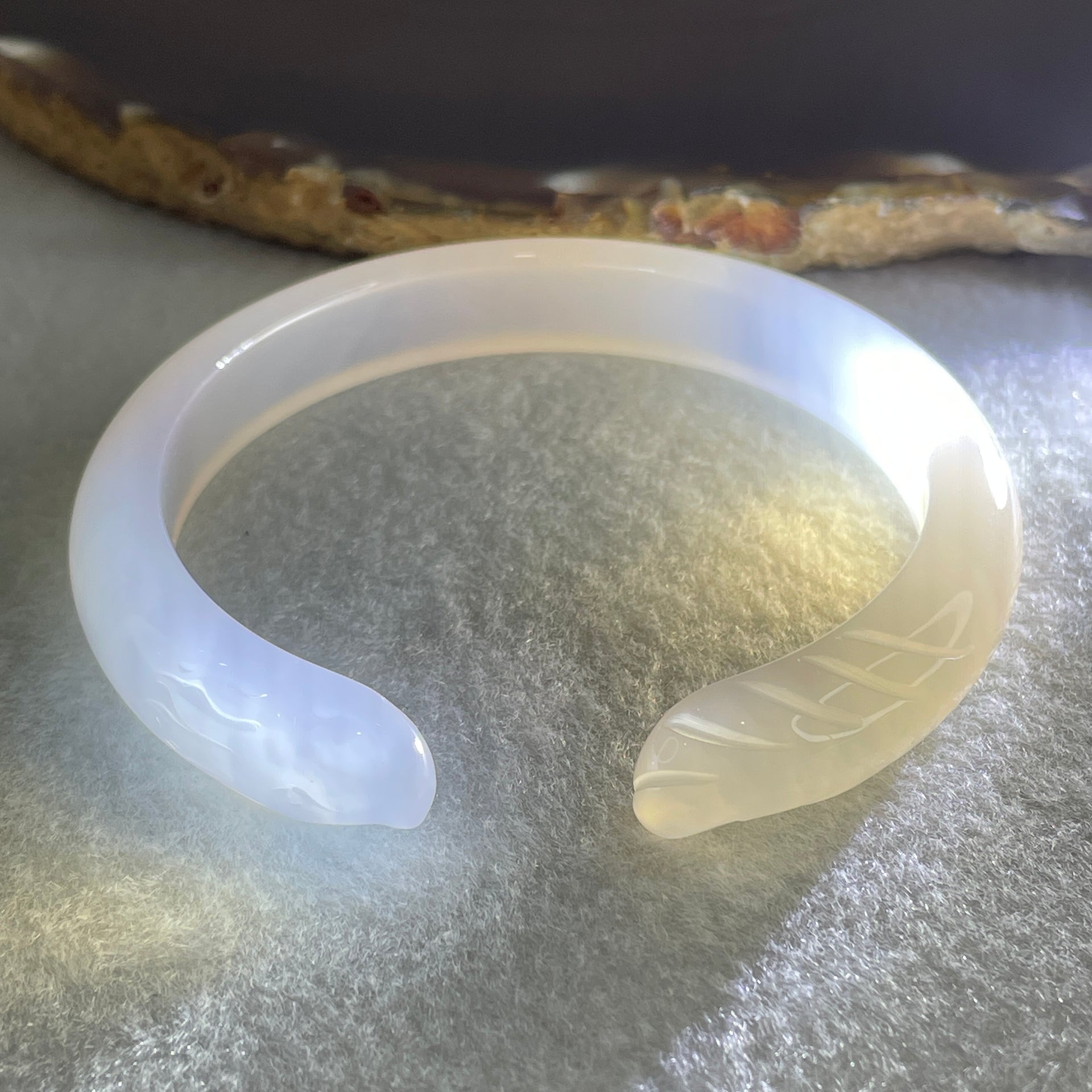 Natural Pinky Agate Fox Bange Internal Dimeter 56.4mm 27.67g 10.2 by 6.9mm - Huangs Jadeite and Jewelry Pte Ltd