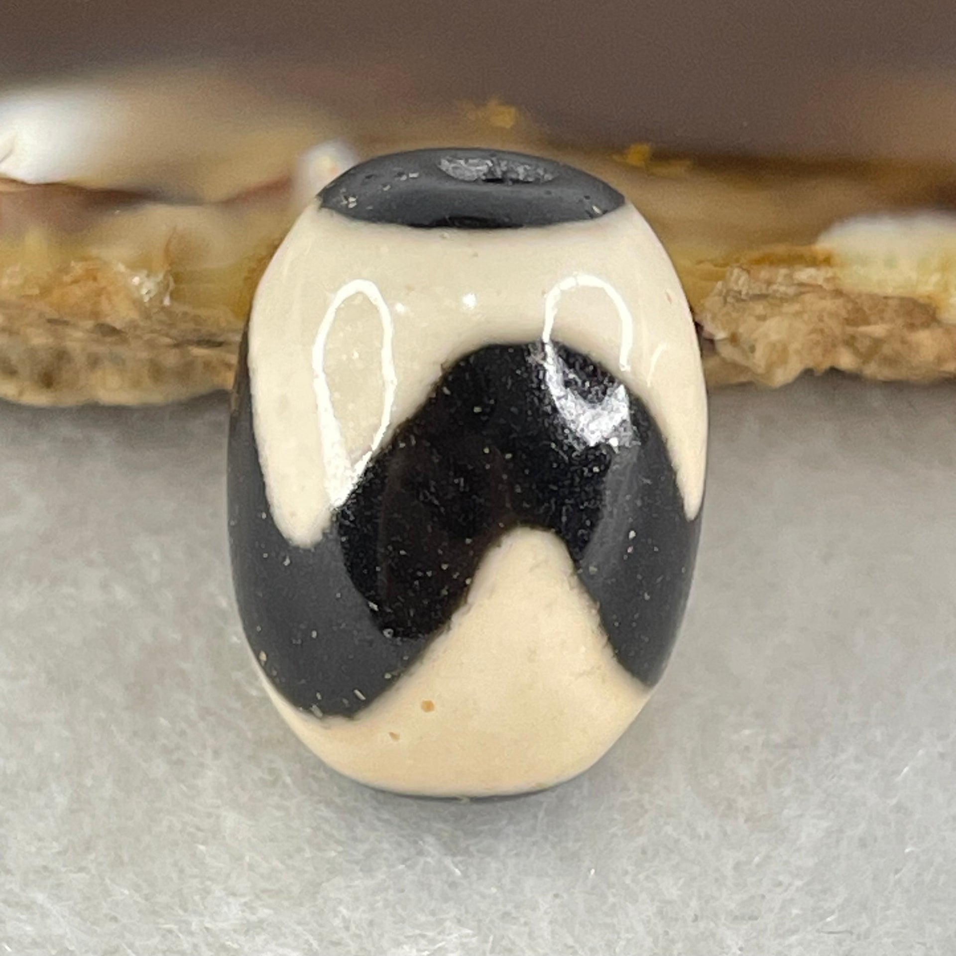 Natural Powerful Tibetan Old Oily Agate Tiger Tooth Daluo Dzi Bead Heavenly Master (Tian Zhu) 虎呀天诛 4.63g 17.7 by 13.3mm - Huangs Jadeite and Jewelry Pte Ltd