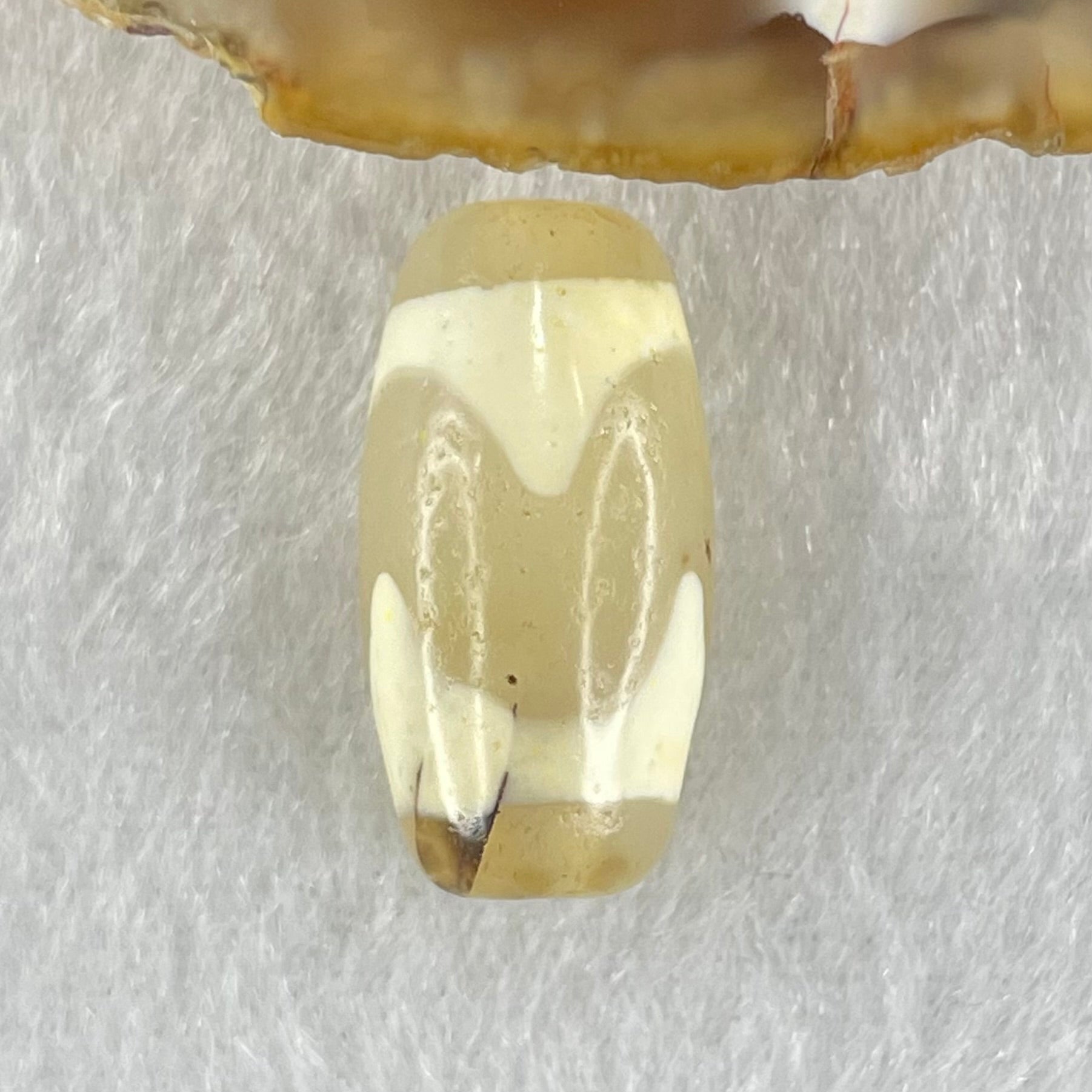 Natural Powerful Tibetan Old Oily Agate Tiger Tooth Daluo Dzi Bead Heavenly Master (Tian Zhu) 虎呀天诛 2.93g 19.9 by 10.1mm - Huangs Jadeite and Jewelry Pte Ltd