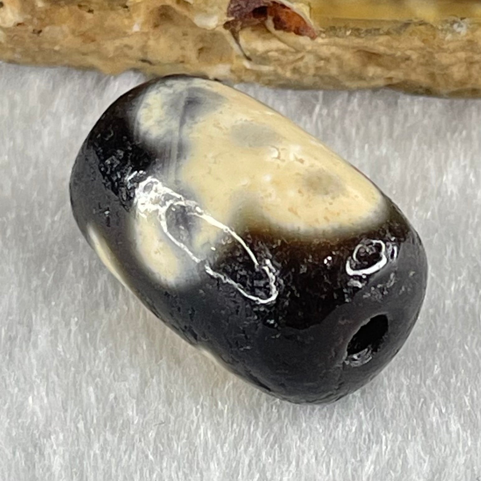 Natural Powerful Tibetan Old Oily Agate 5 Eyes Lightning Dzi Bead Heavenly Master (Tian Zhu) 五眼闪电天珠 4.62g 19.0 by 12.3mm - Huangs Jadeite and Jewelry Pte Ltd