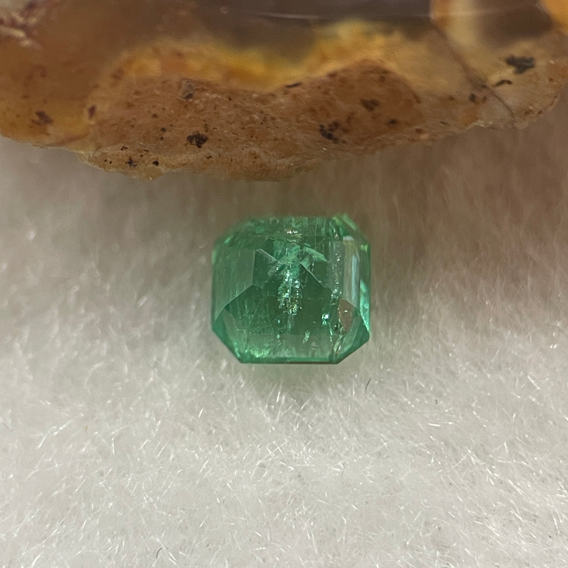 Natural Colombia Green Emerald (Beryl) Cut-Cornered Rectangular step cut 0.68ct 4.9 by 4.9 by 3.8mm - Huangs Jadeite and Jewelry Pte Ltd