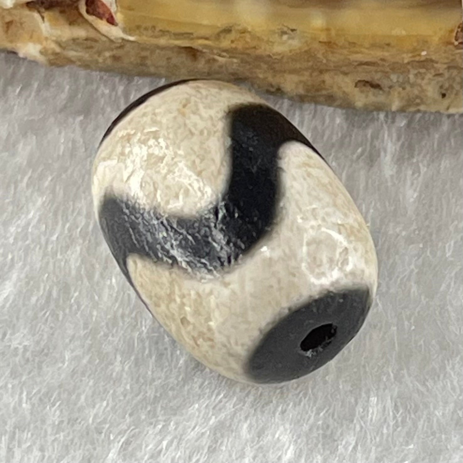 Natural Powerful Tibetan Old Oily Agate Tiger Tooth Daluo Dzi Bead Heavenly Master (Tian Zhu) 2.20g 14.0 by 10.1mm - Huangs Jadeite and Jewelry Pte Ltd